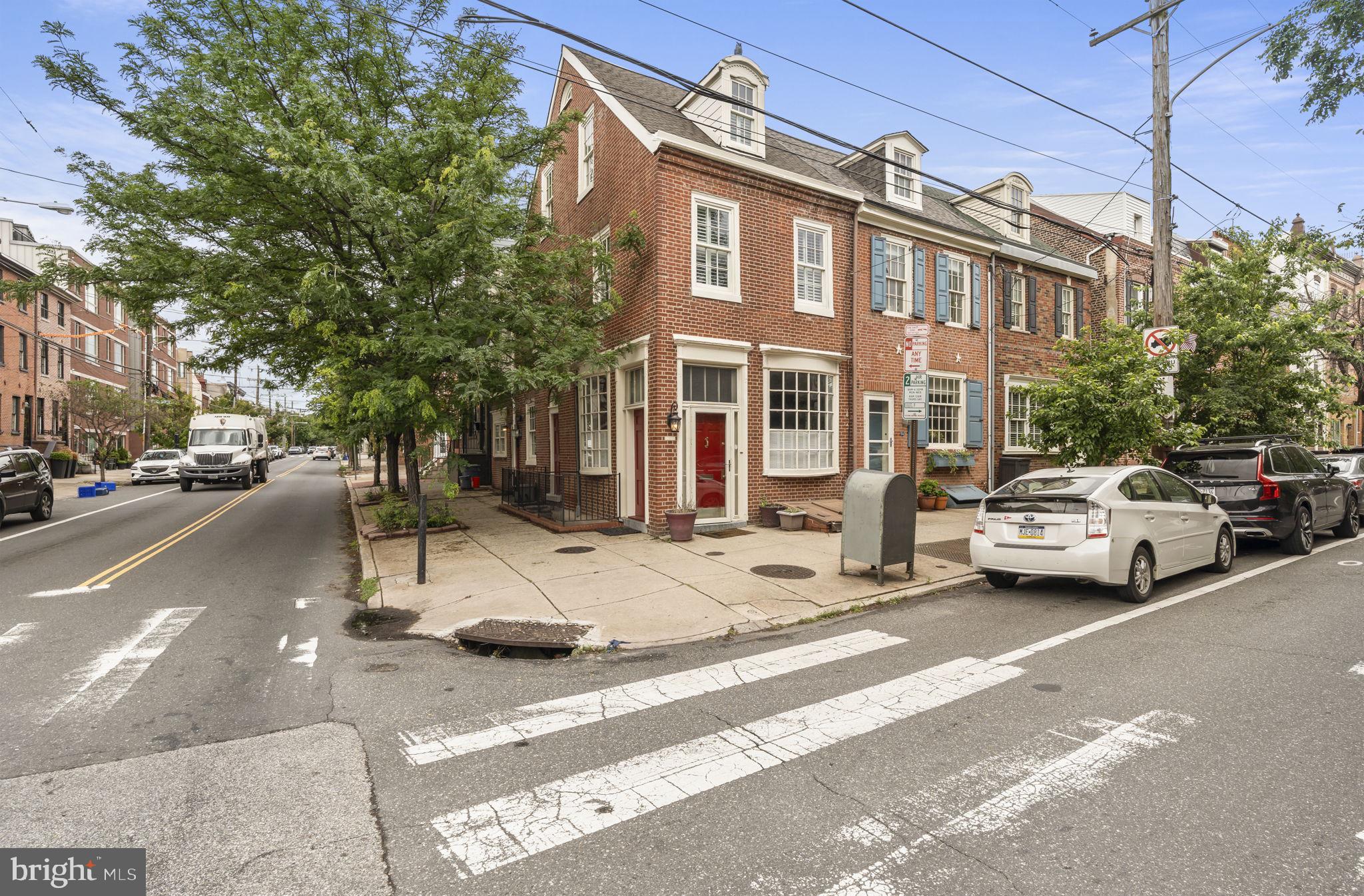QUEEN VILLAGE - Residential