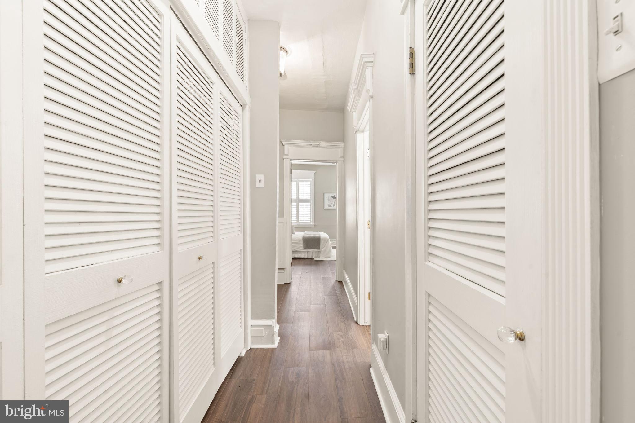 QUEEN VILLAGE - Residential