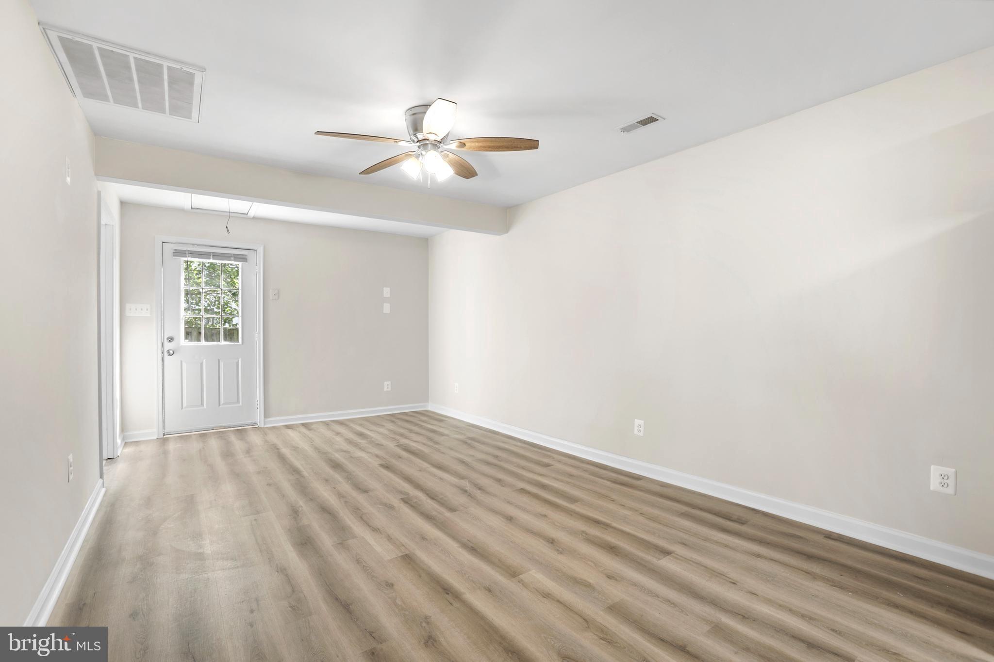 DOWNTOWN FREDERICKSBURG - Residential Lease