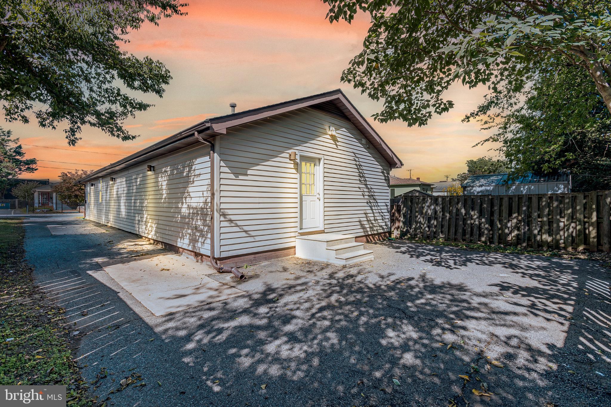 DOWNTOWN FREDERICKSBURG - Residential Lease