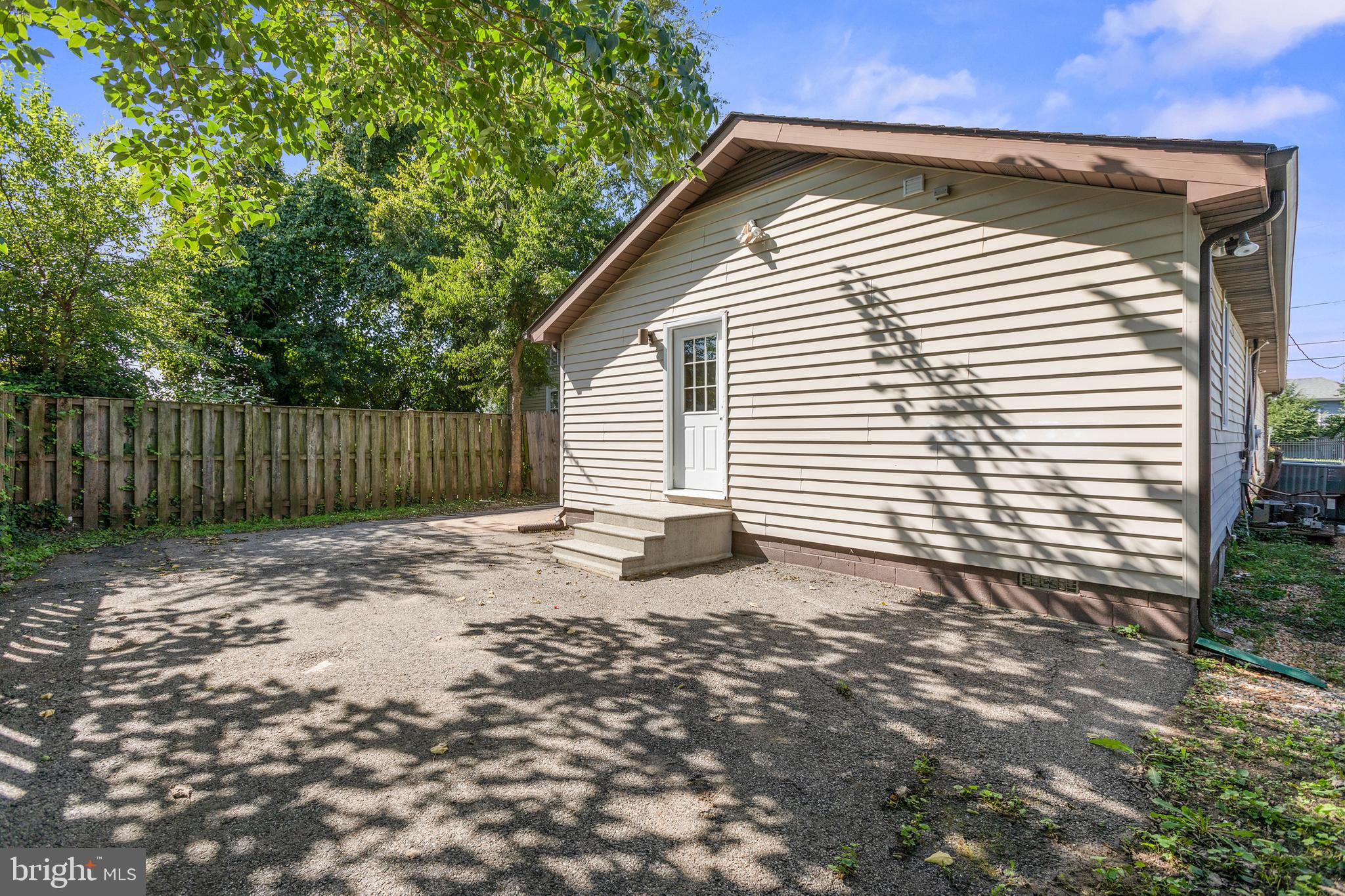 DOWNTOWN FREDERICKSBURG - Residential Lease