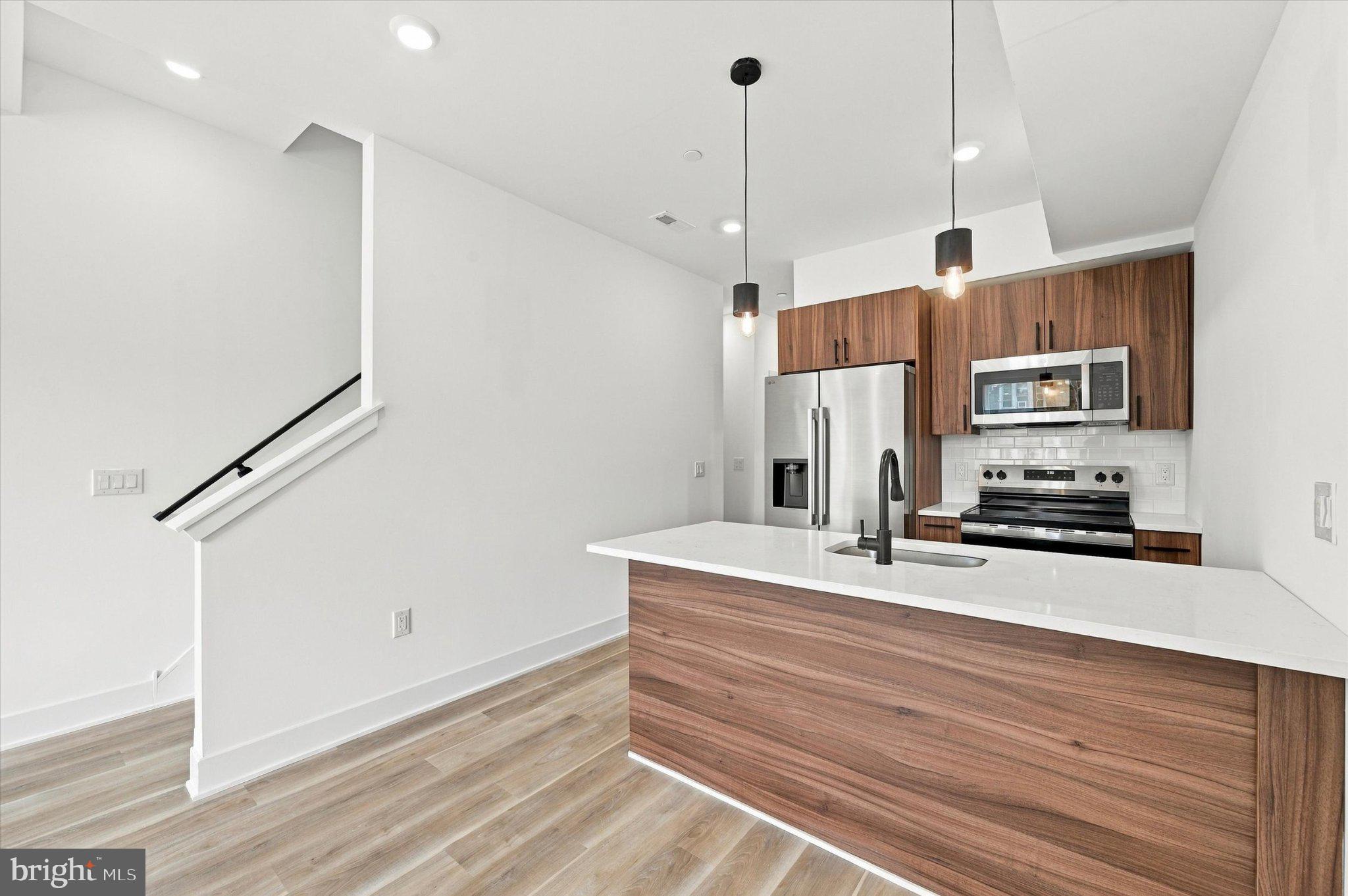 947 N 47TH STREET 2