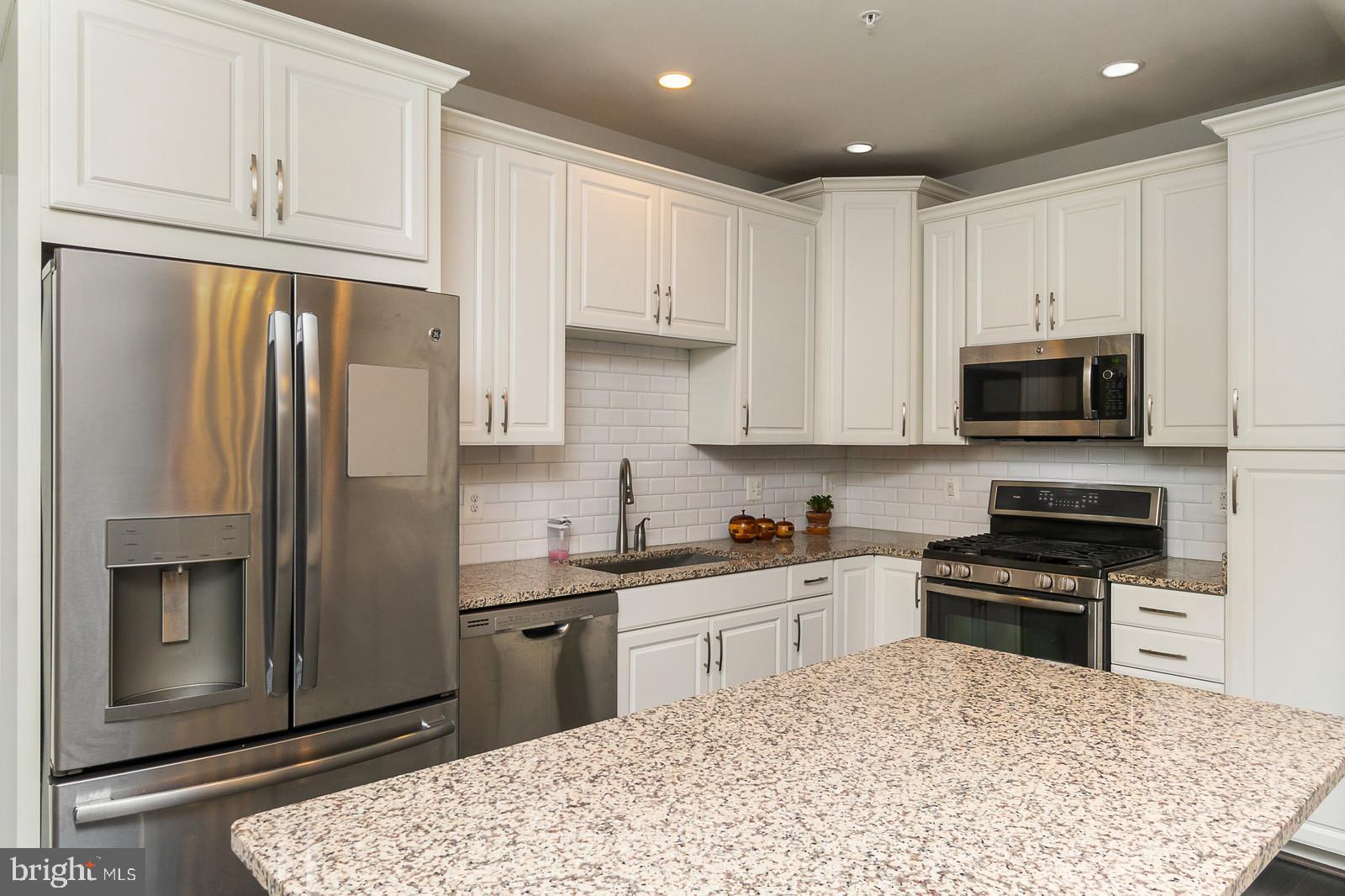 THE BUCKINGHAM AT LOUDOUN VALLEY - Residential