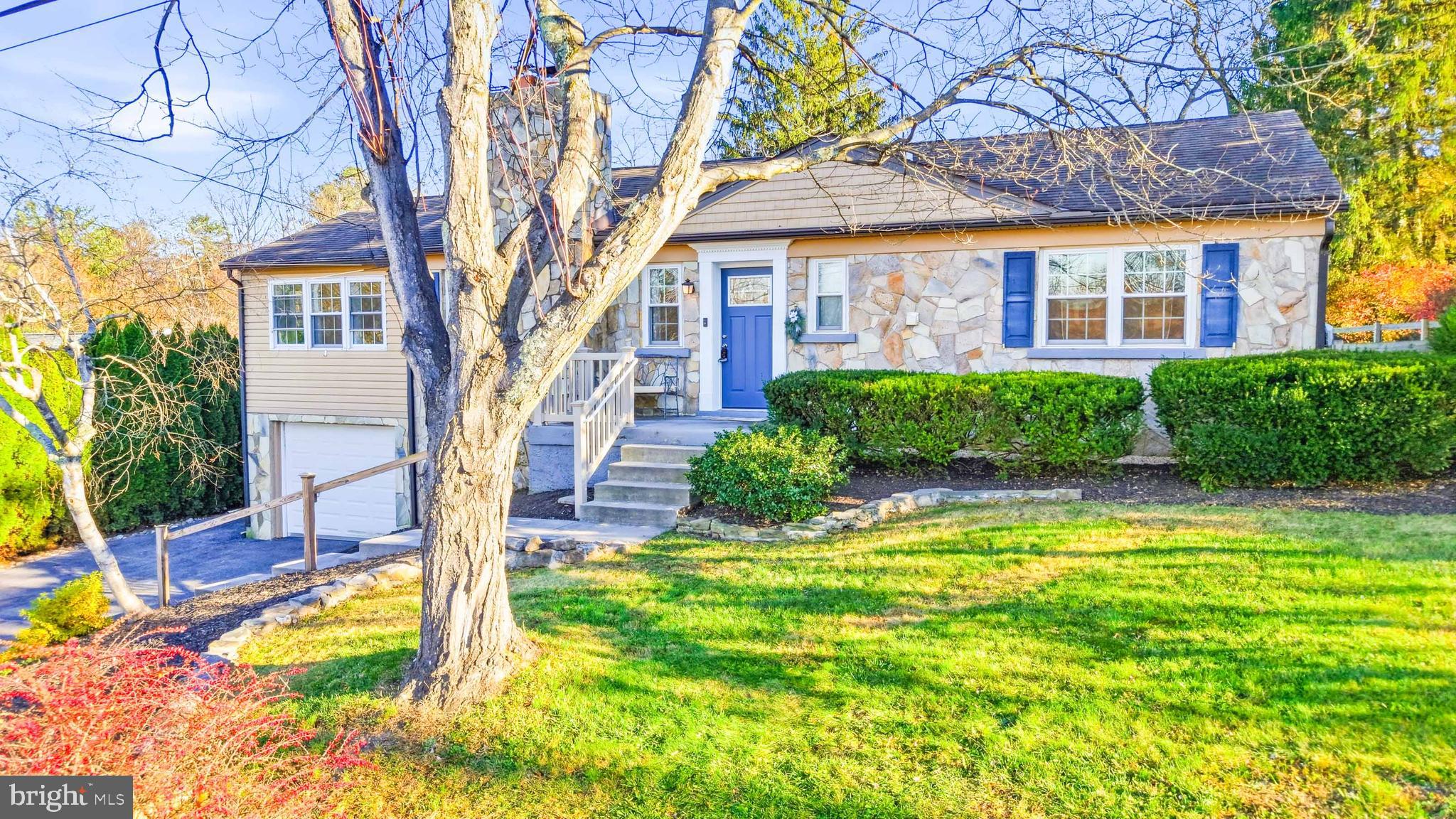 709 N WARFIELD DRIVE