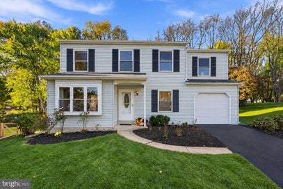 1316 BLAIR CIRCLE DOWNINGTOWN PA 19335