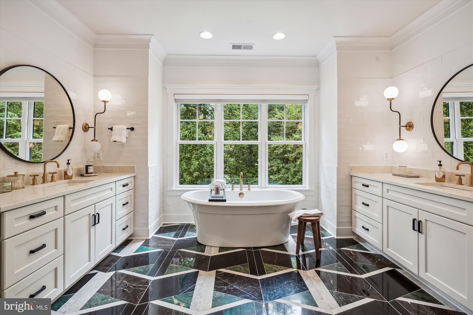 AYR HILL PARK - Residential