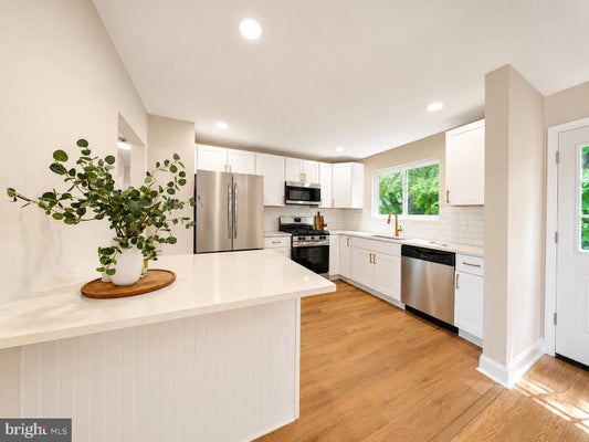 136 MOORE ST, WOODBURY HEIGHTS, NJ 08097 - Image b2cd40639ca61d87ec13ba0422eec7bd/1109478403