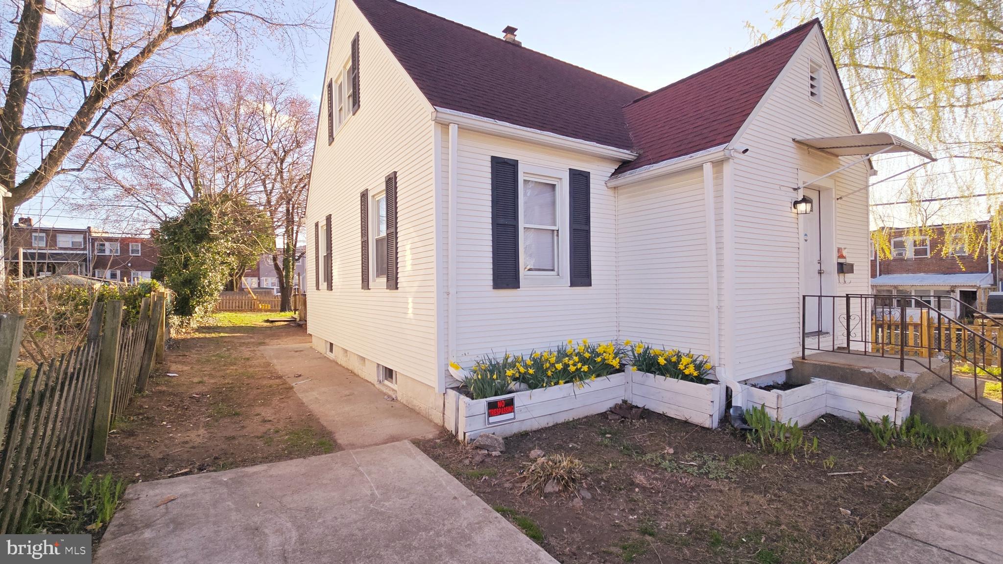 215 W HILLTOP ROAD