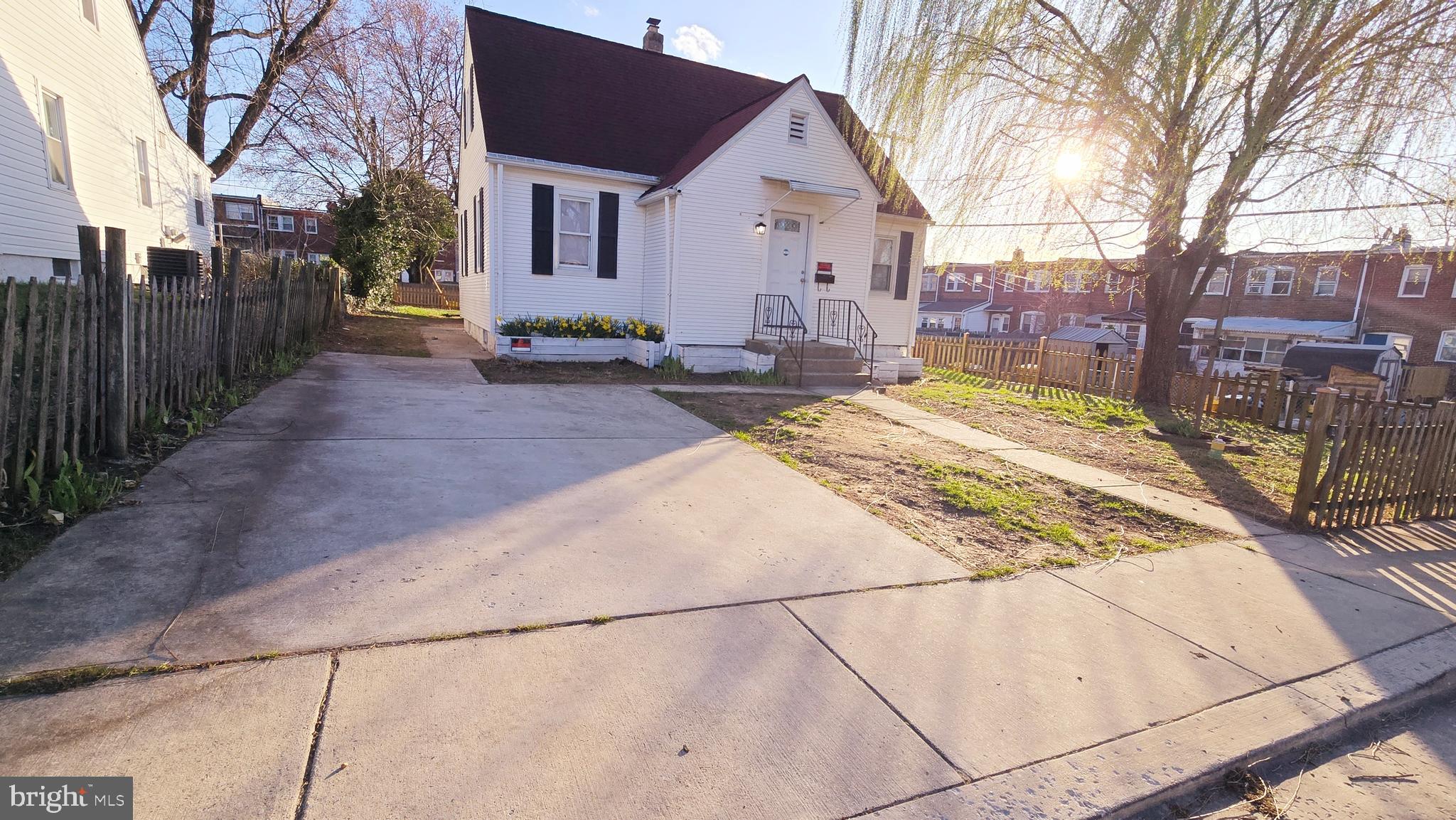 215 W HILLTOP ROAD