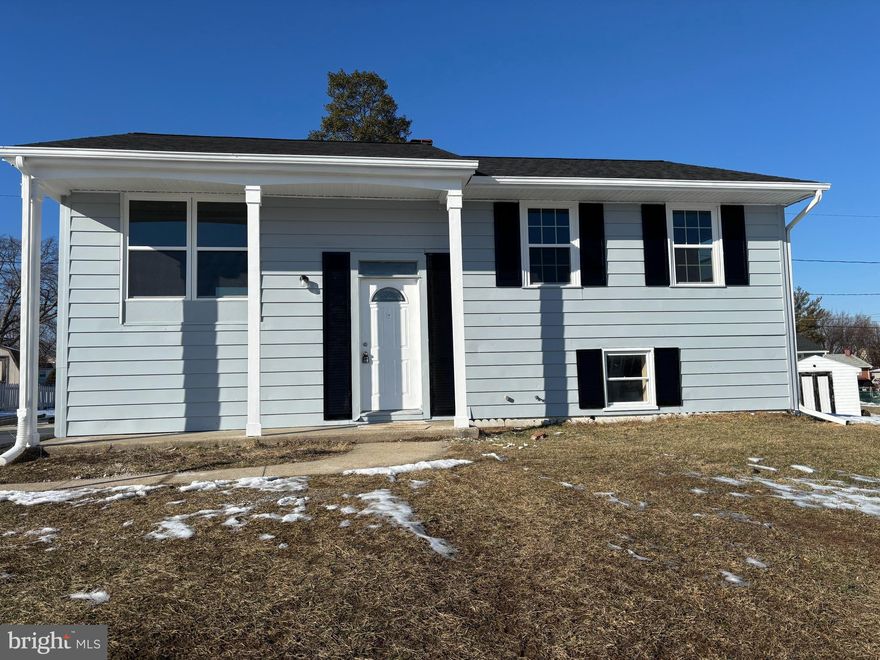 NICE UPDATED SPLIT FOYER WITH 4 BEDROOM,2 FULL BATHROOM ,FINISHED BASEMENT,NEW ROOF ,NEW KITCHEN WITH NEW CABINETS ,GRANITE COUNTER TOP ,NEW S.S APPLIANCES,NEW FLOORING,UPDATED BATHROOMS,NEW CARPET AND CERMICA TILES ,NEW WINDOWS ,MUST SEE