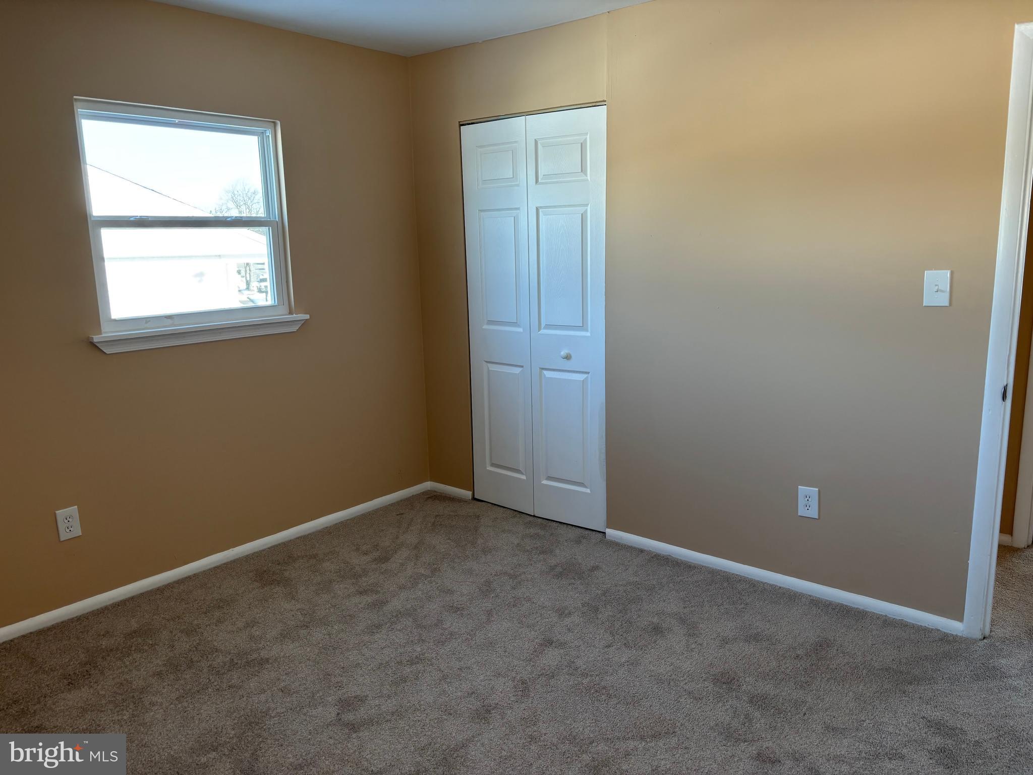 WINDSOR MILL - Residential