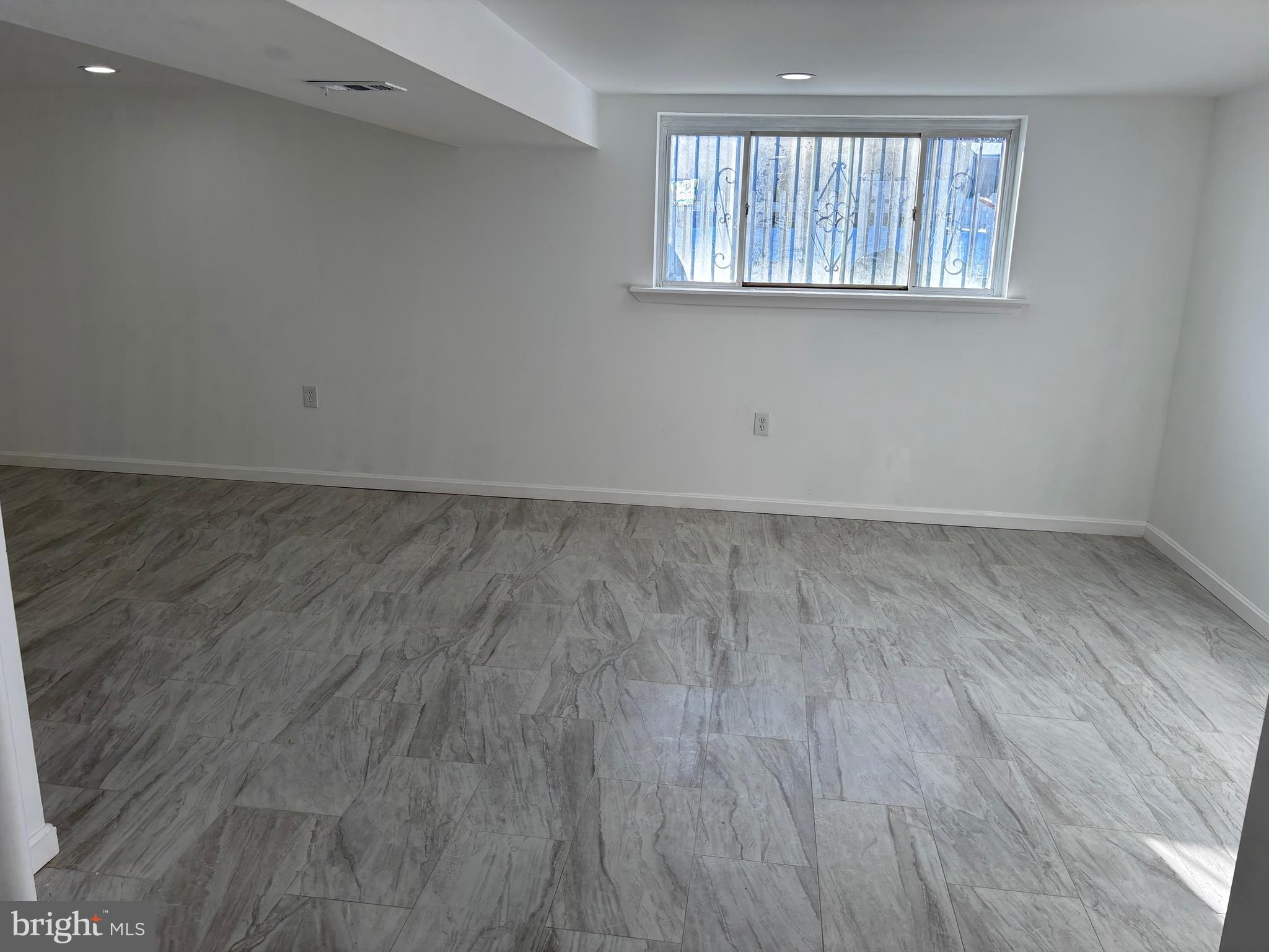 WINDSOR MILL - Residential