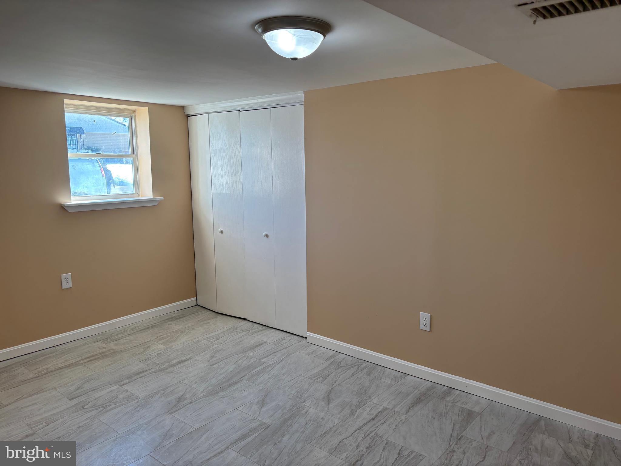 WINDSOR MILL - Residential