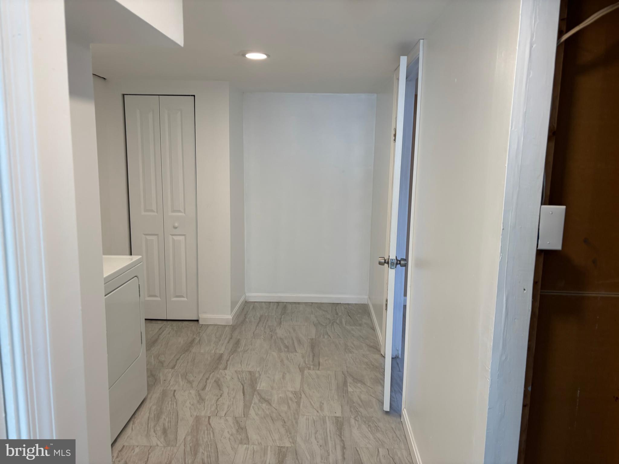 WINDSOR MILL - Residential