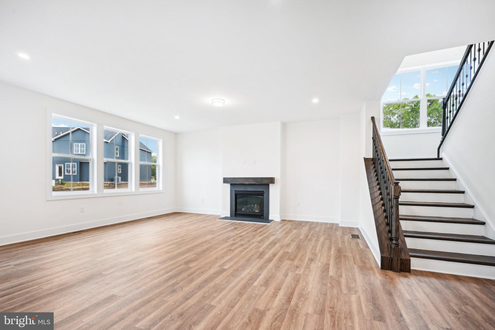 322 W MORELAND AVENUE