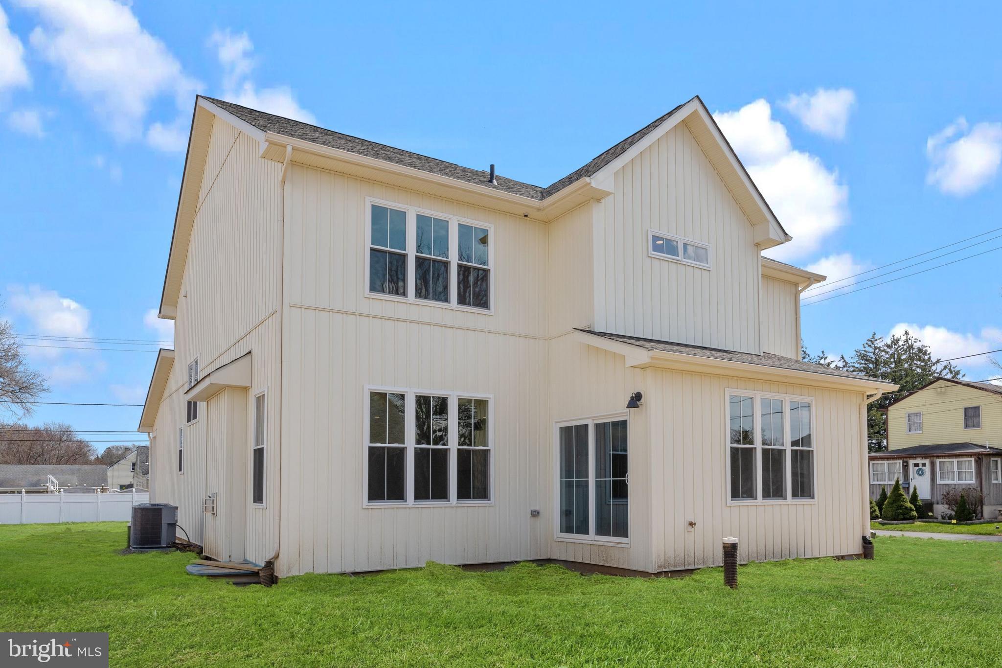 322 W MORELAND AVENUE