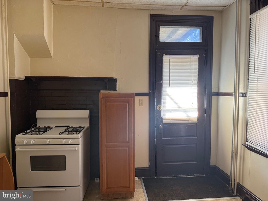 Photo of 1346 W Market Street #FIRST FLOOR, YORK, PA 17404 (MLS # PAYK2095194)