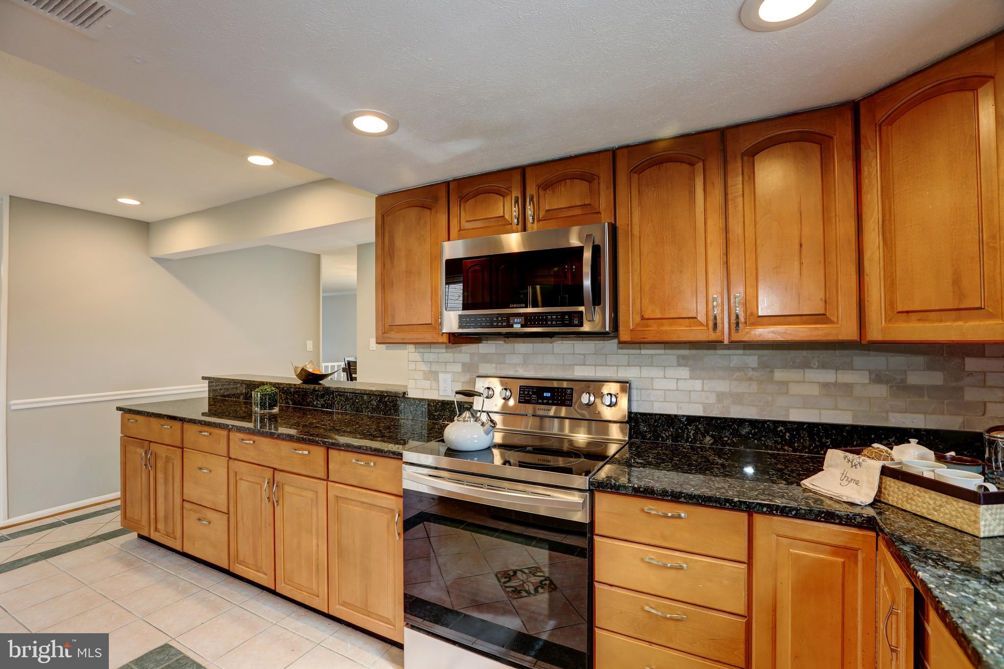 MACGILLS COMMON - Residential