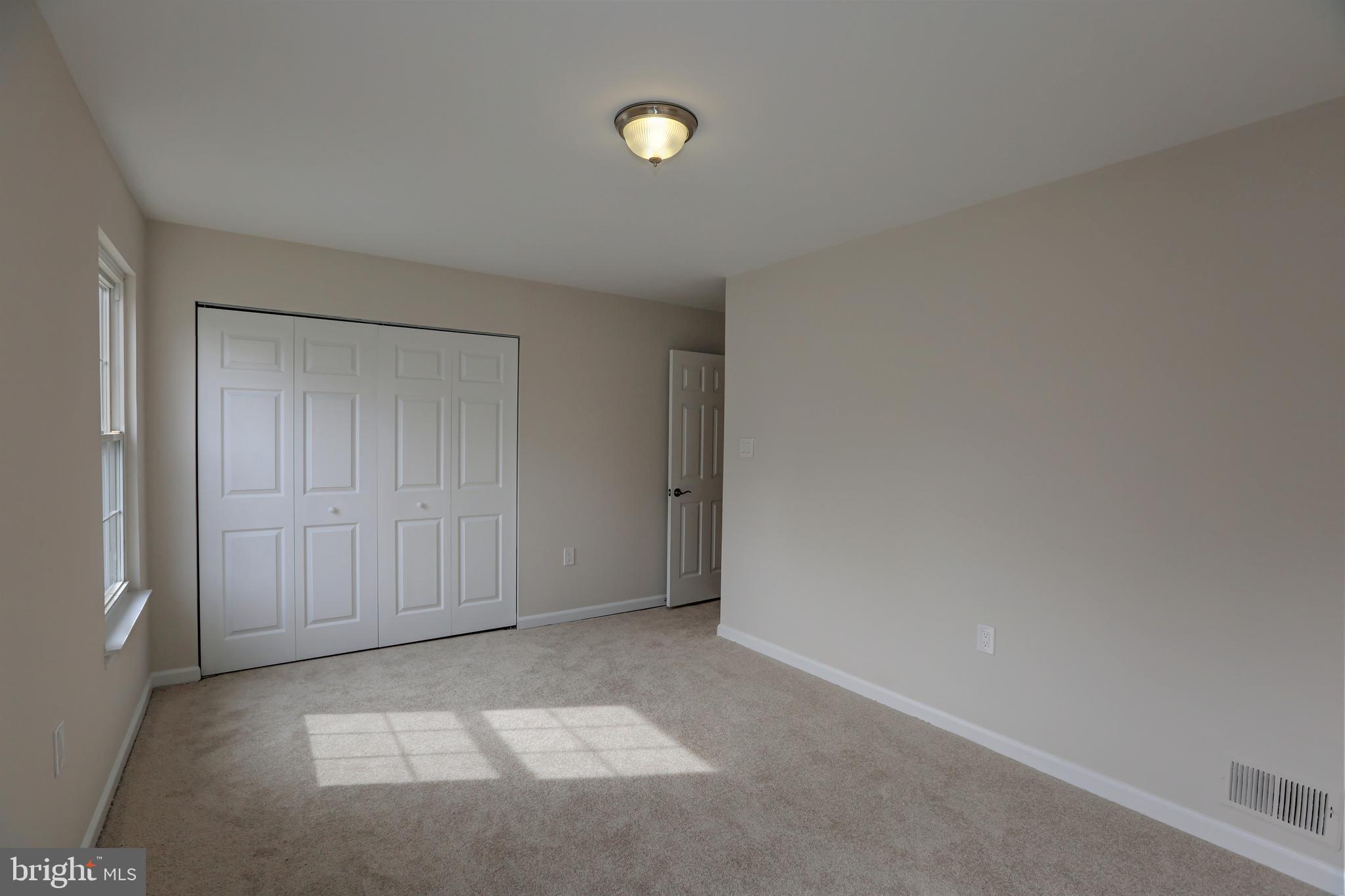 MACGILLS COMMON - Residential