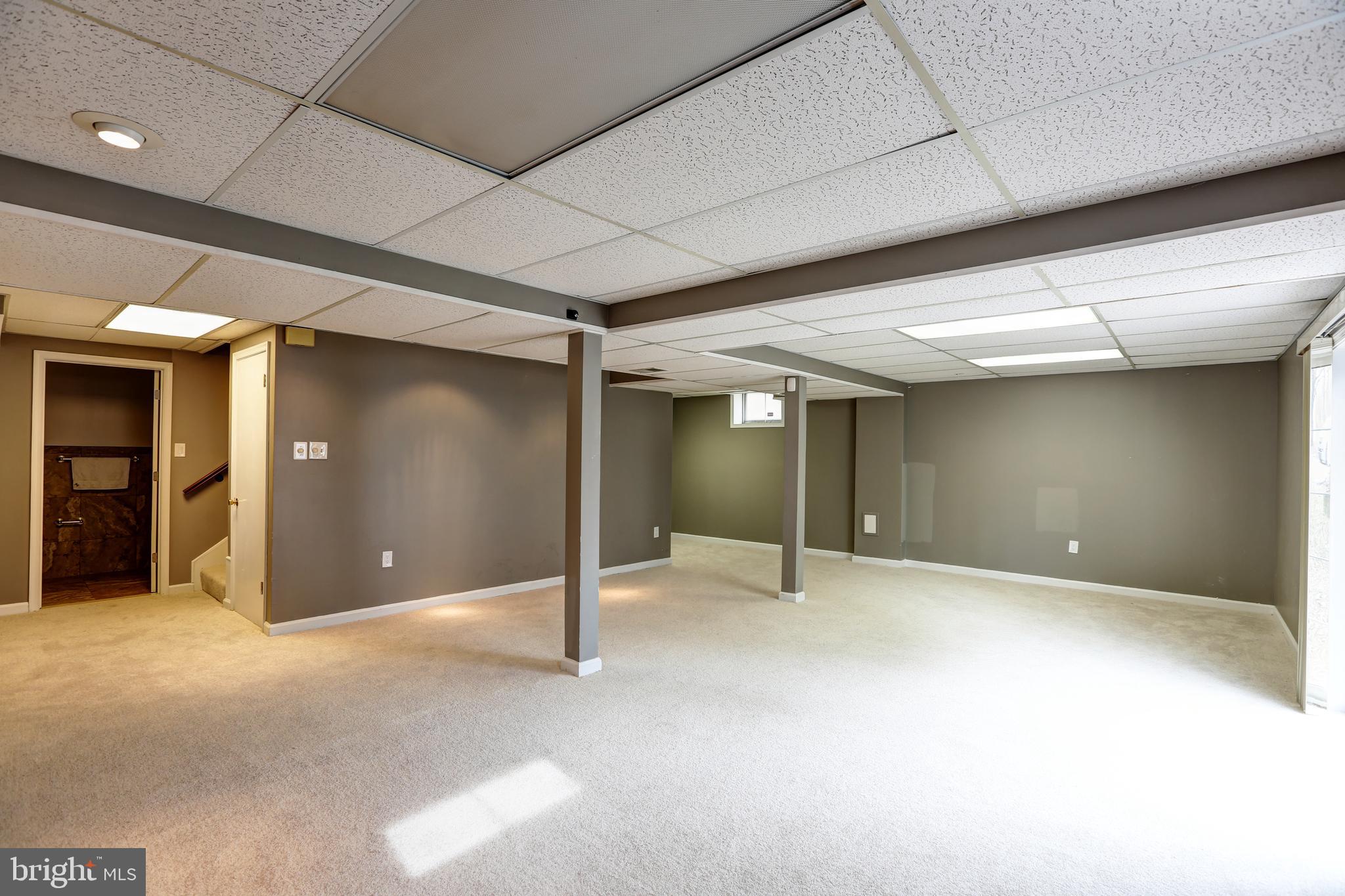 MACGILLS COMMON - Residential