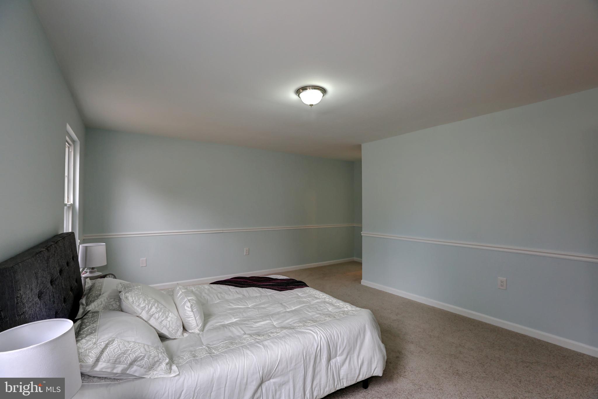 MACGILLS COMMON - Residential