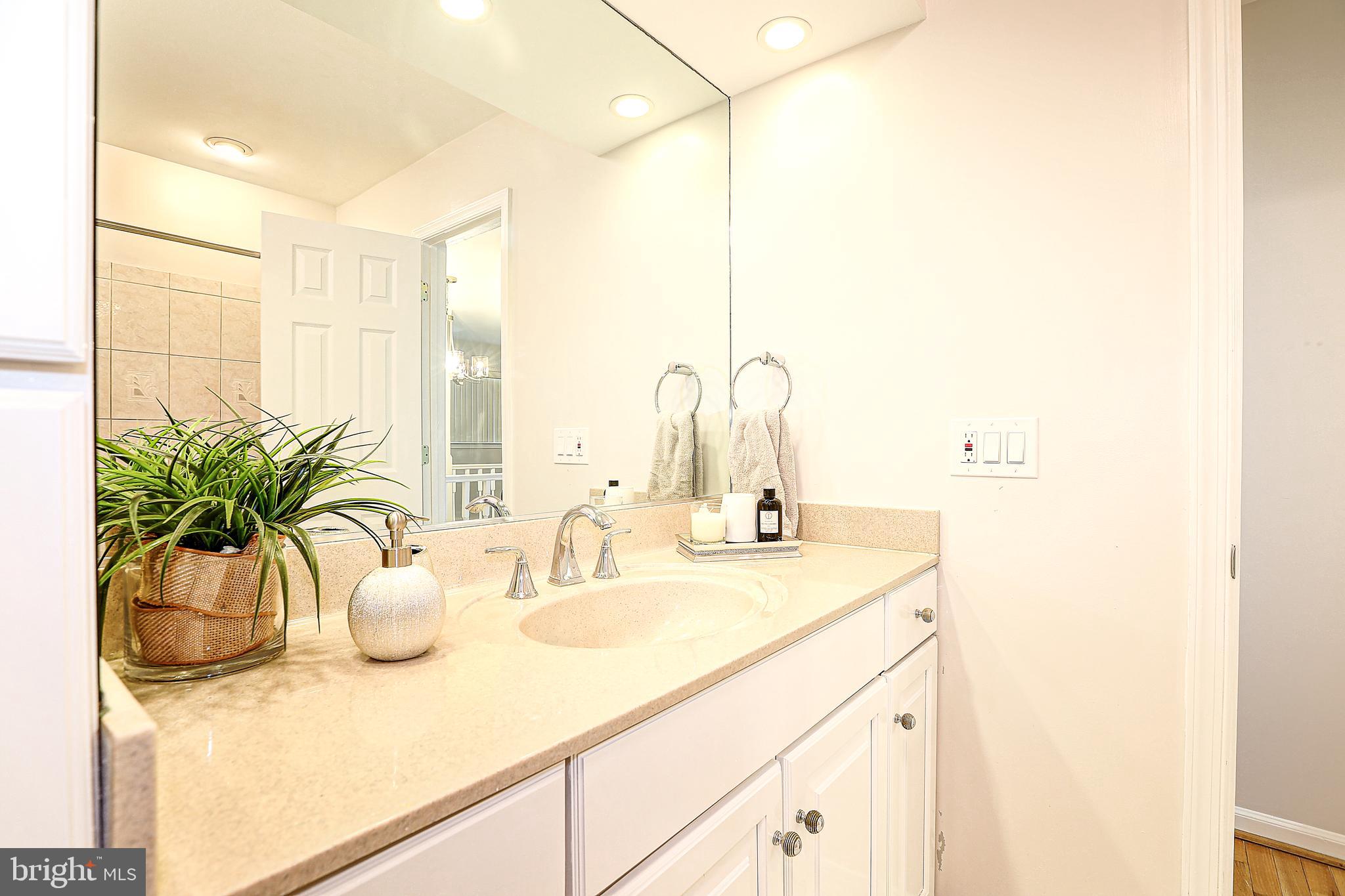 MACGILLS COMMON - Residential