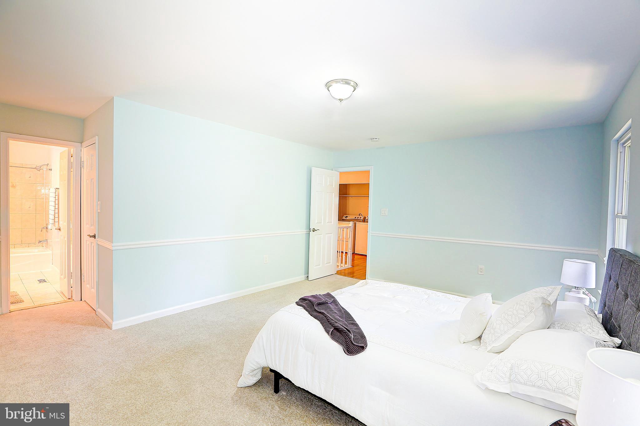 MACGILLS COMMON - Residential