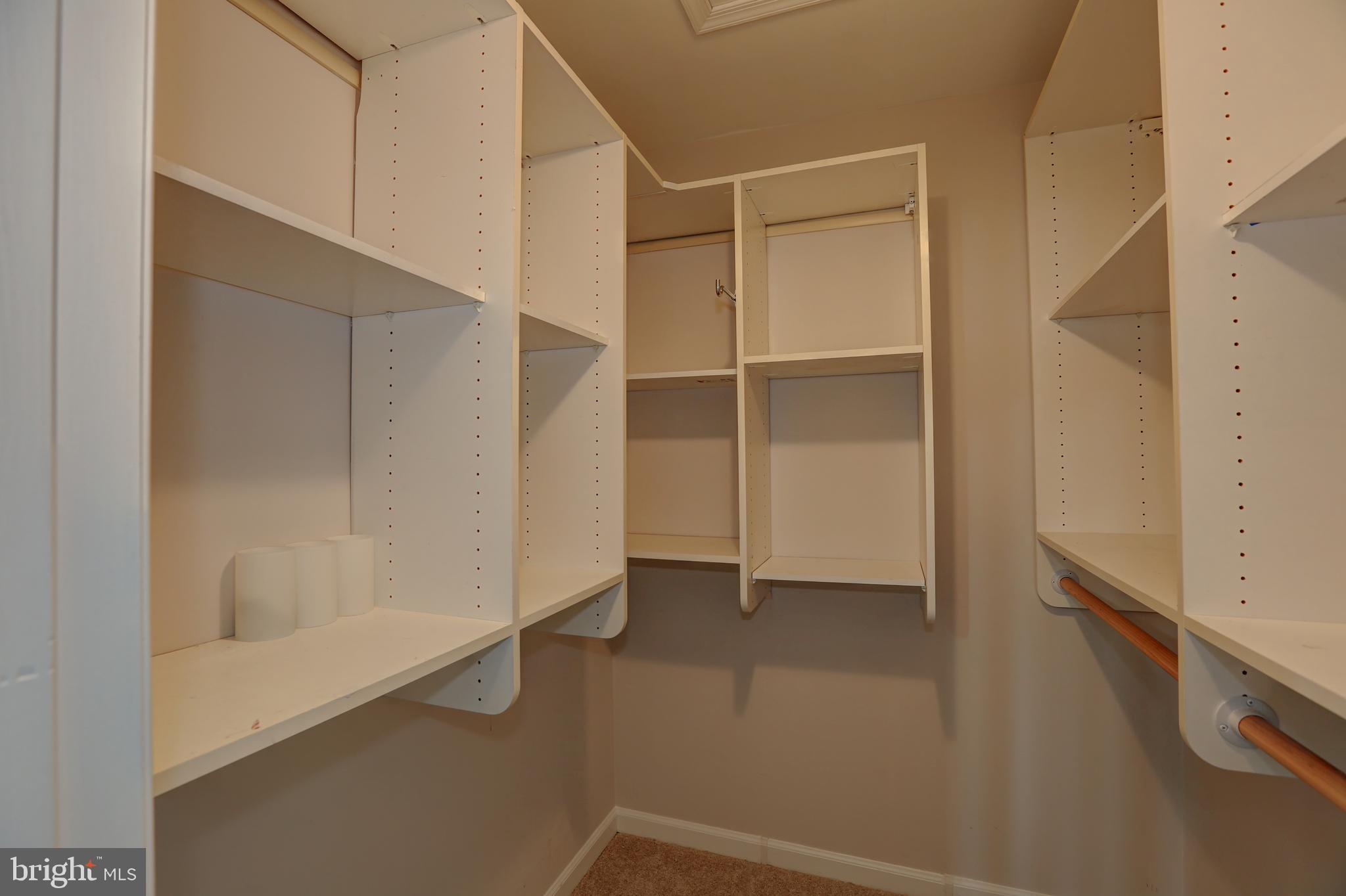 MACGILLS COMMON - Residential