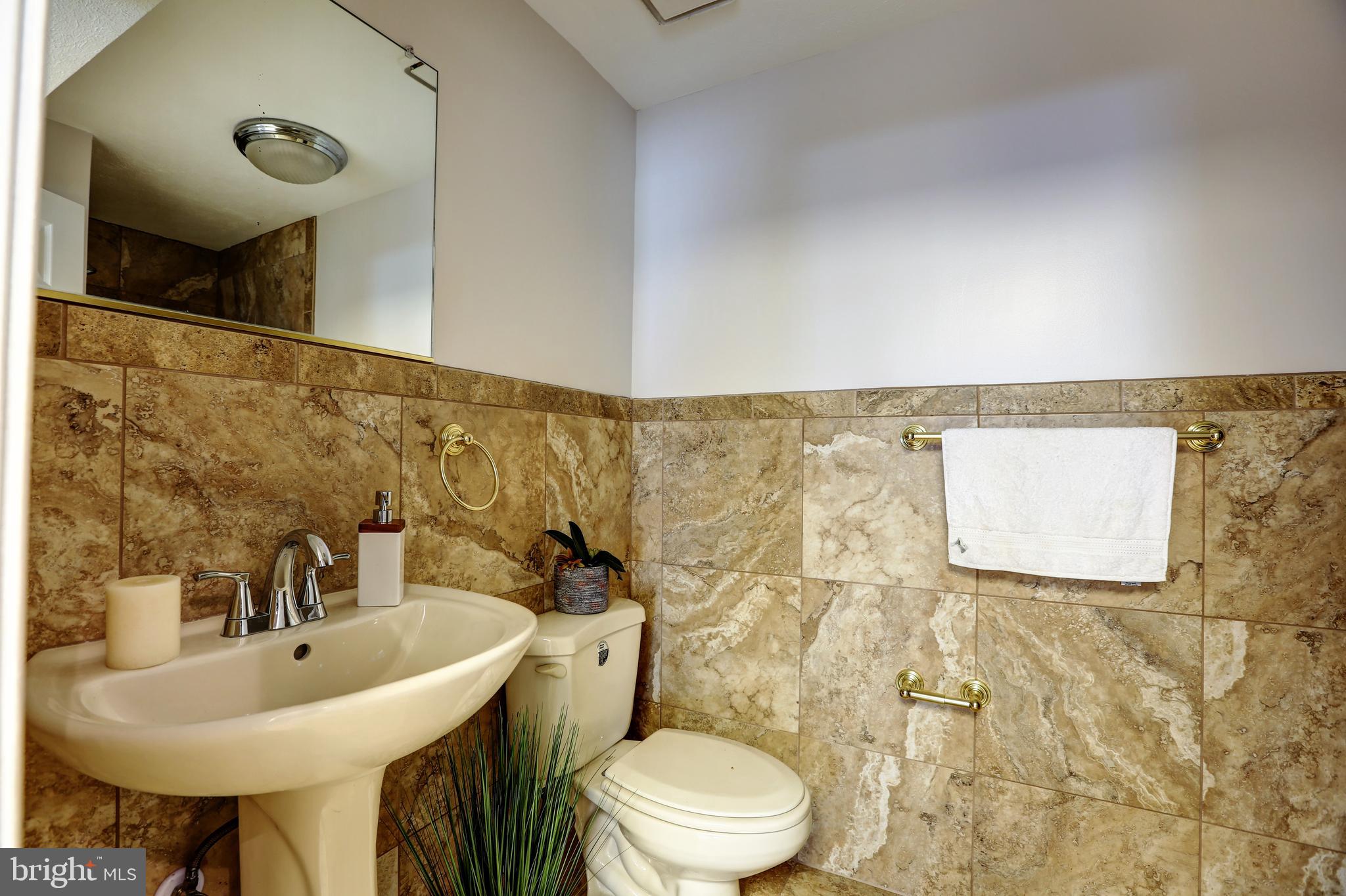 MACGILLS COMMON - Residential