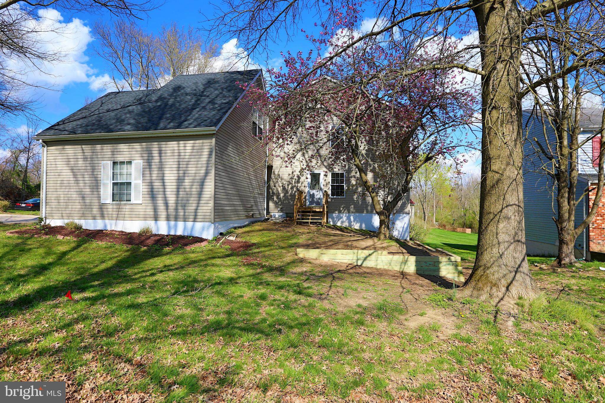 MACGILLS COMMON - Residential