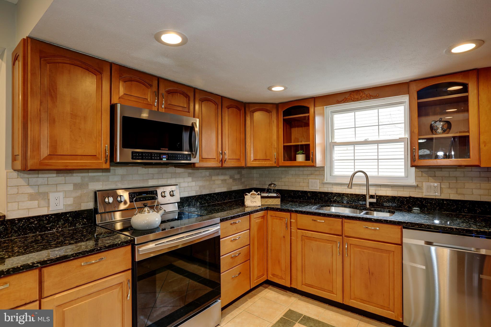 MACGILLS COMMON - Residential