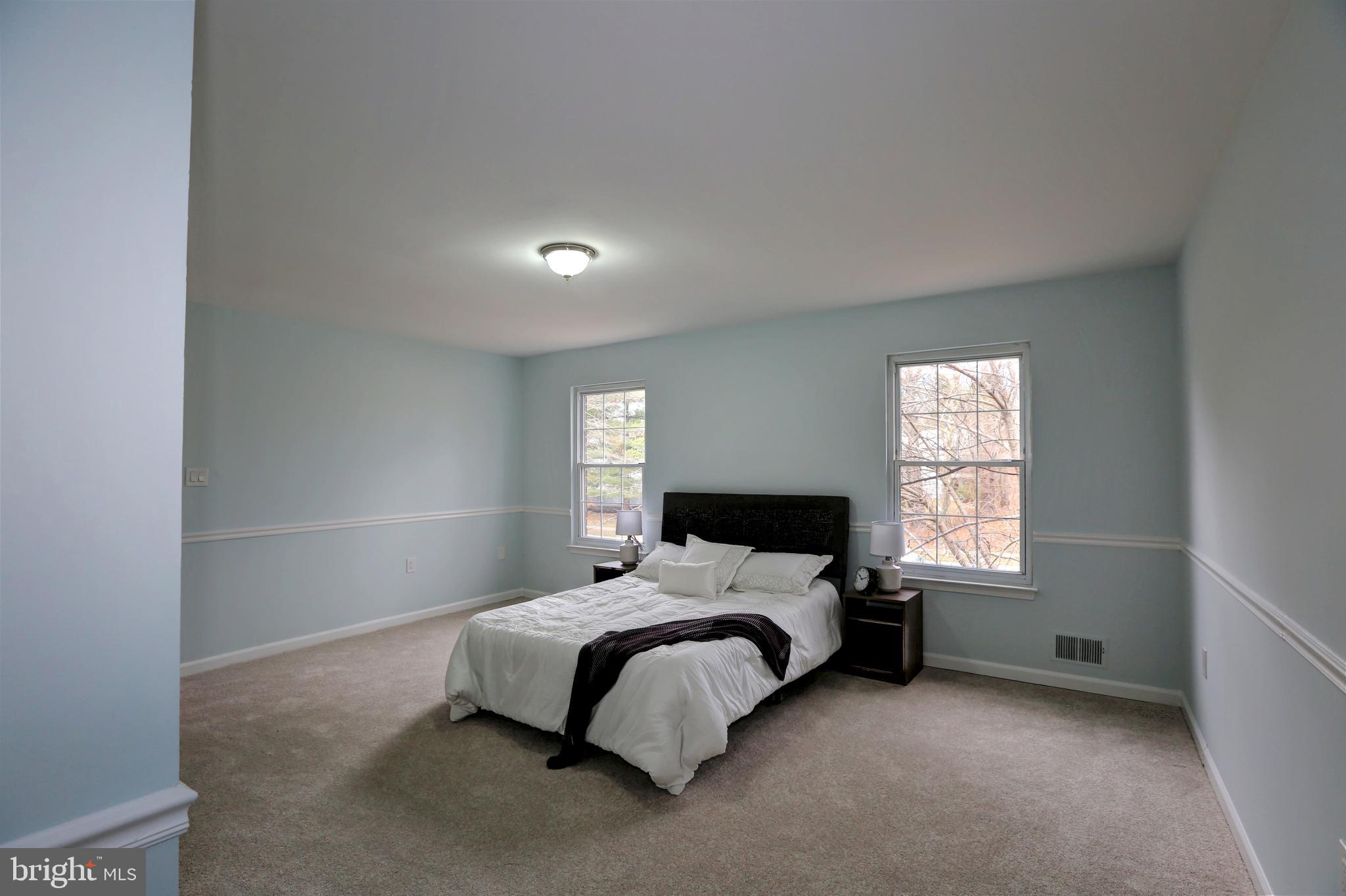 MACGILLS COMMON - Residential