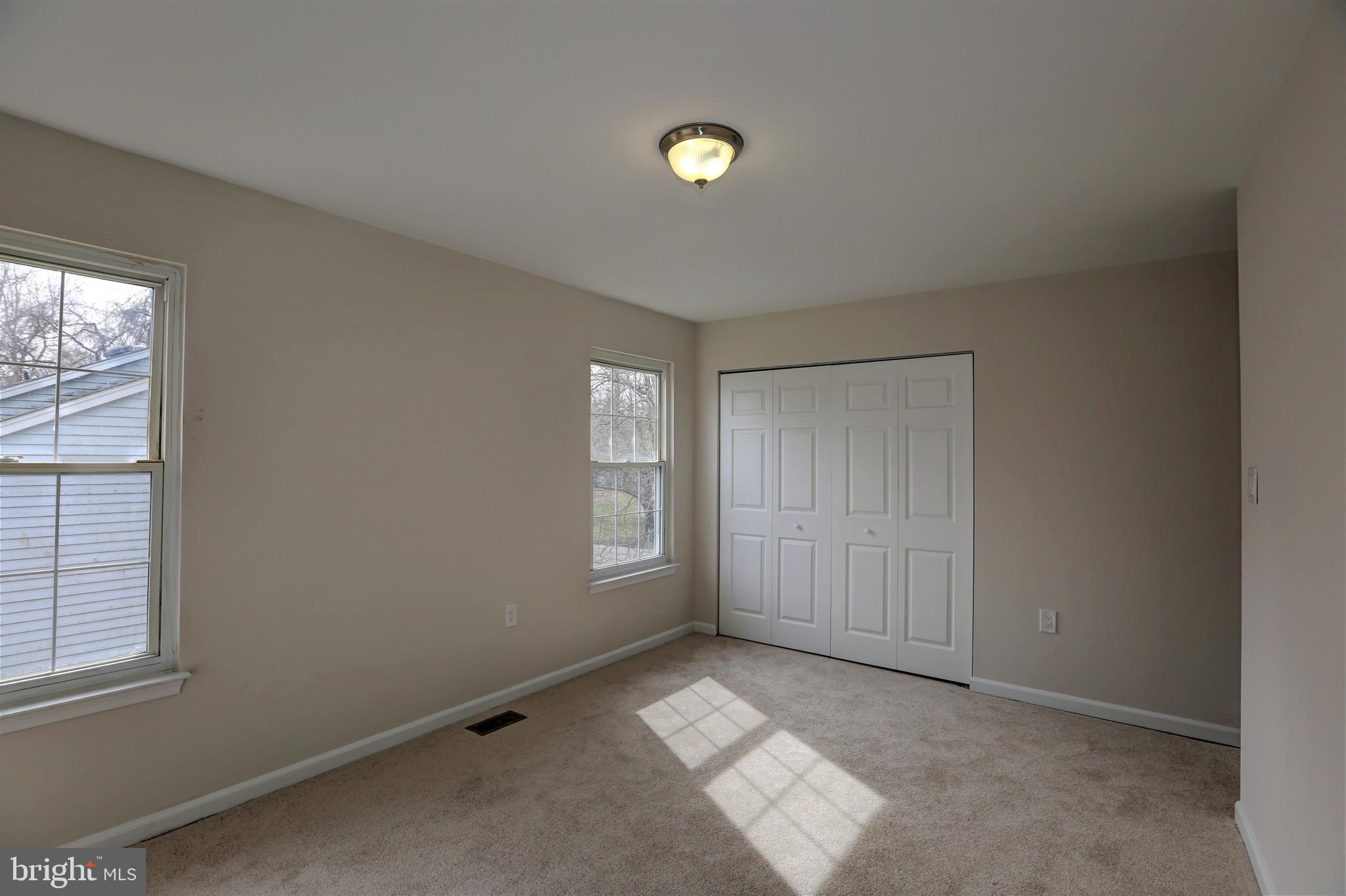 MACGILLS COMMON - Residential