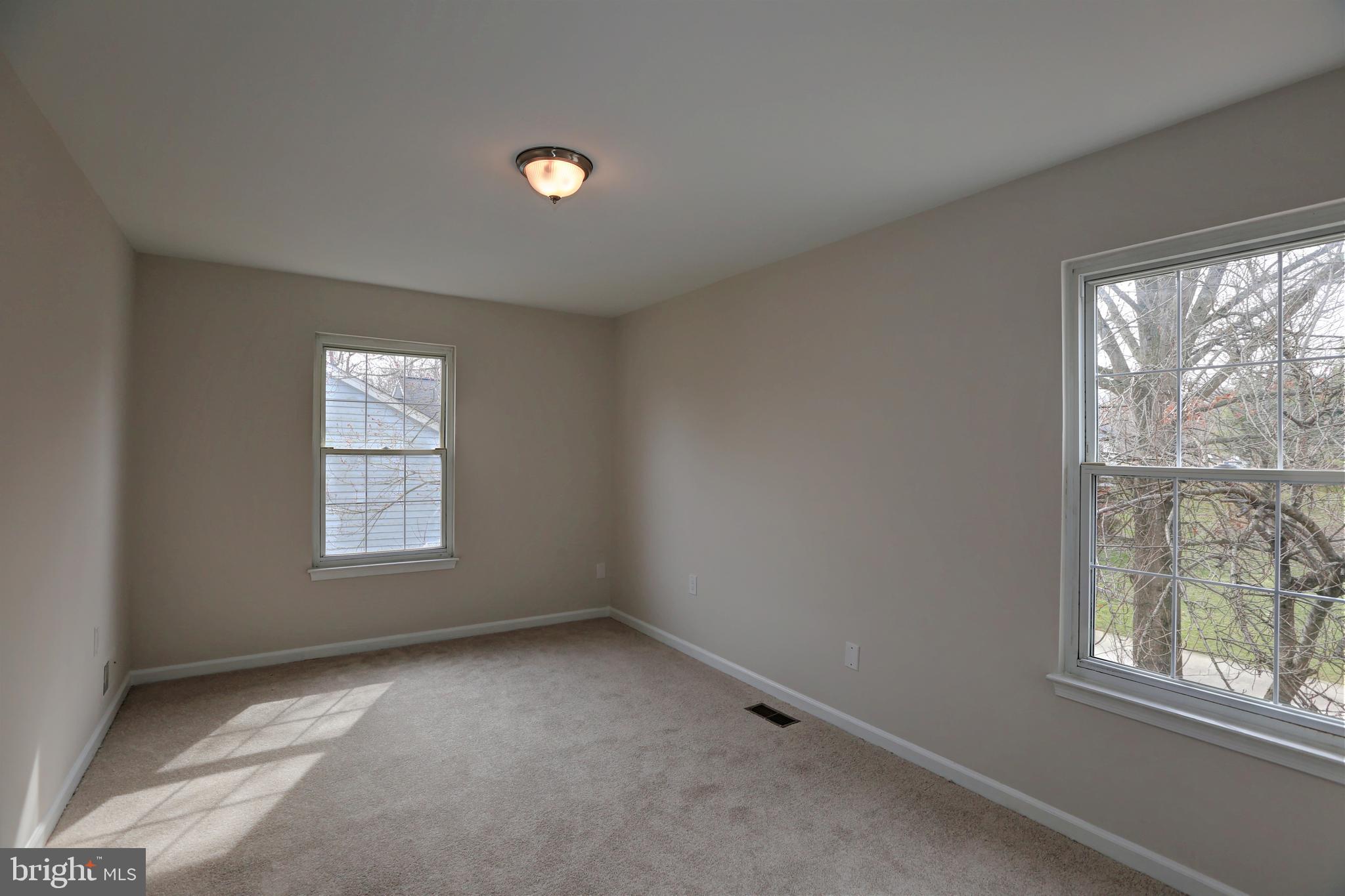 MACGILLS COMMON - Residential