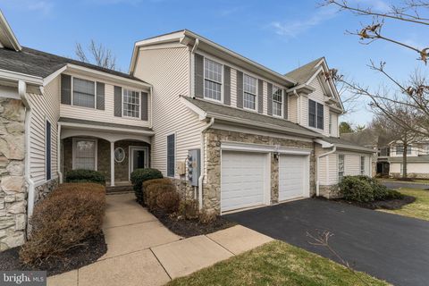 Photo of 4 Pinehurst Circle, ANNANDALE, NJ 08801 (MLS # NJHT2004704)