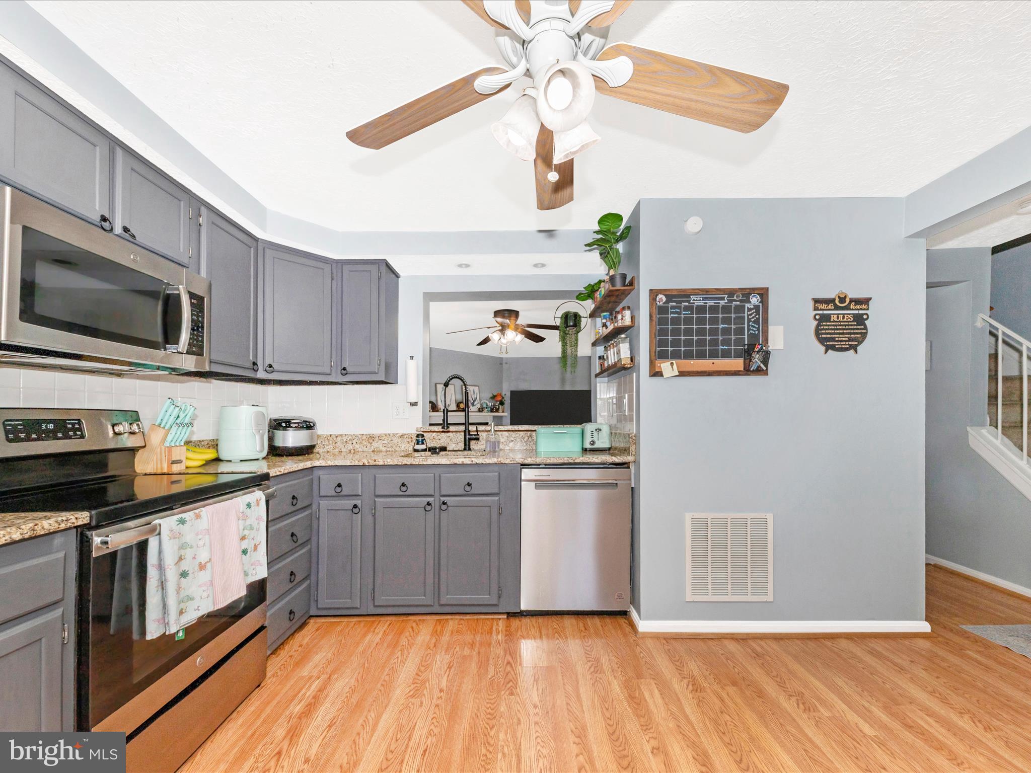 OAK VIEW VILLAGE - Residential