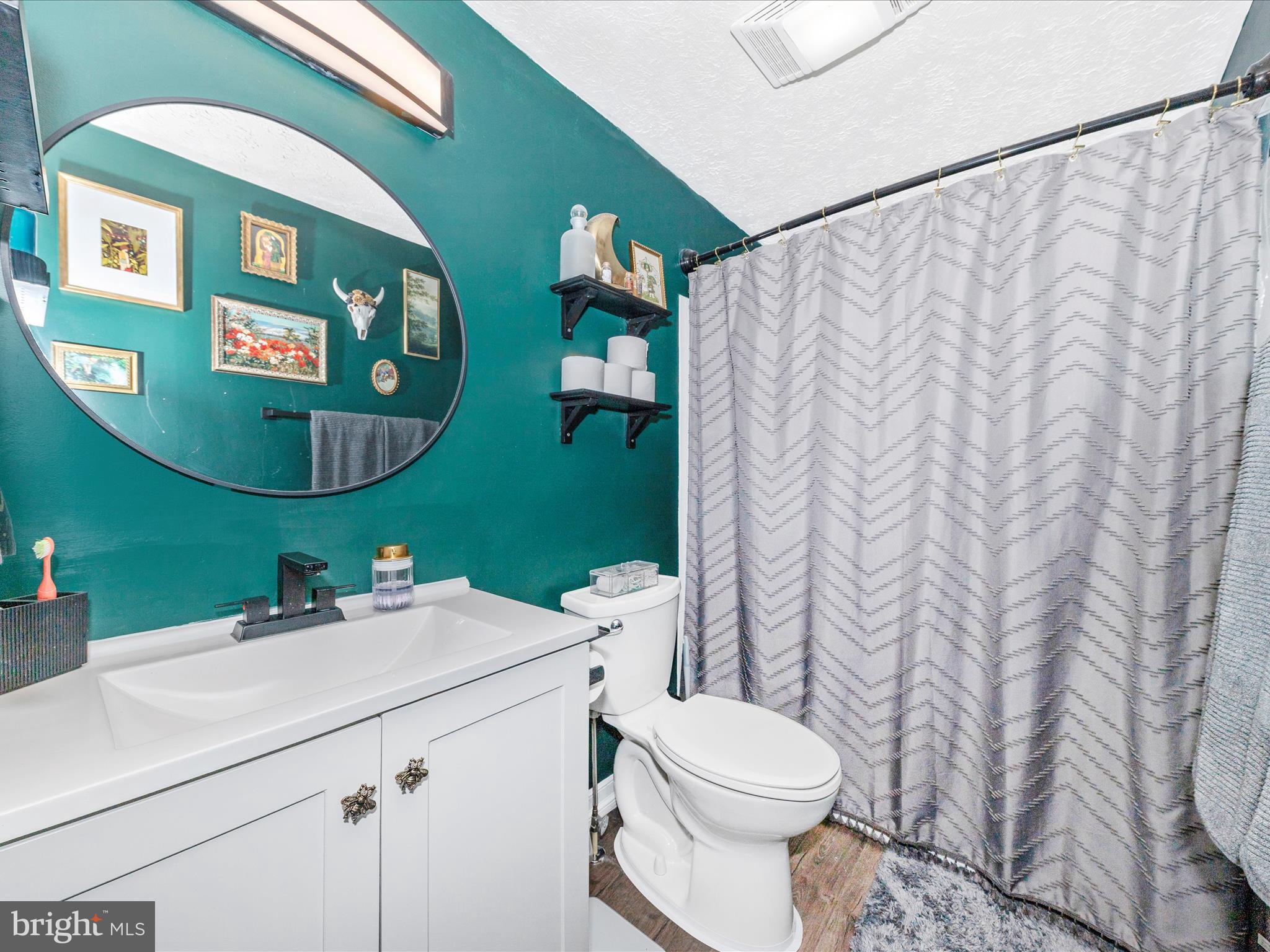 OAK VIEW VILLAGE - Residential