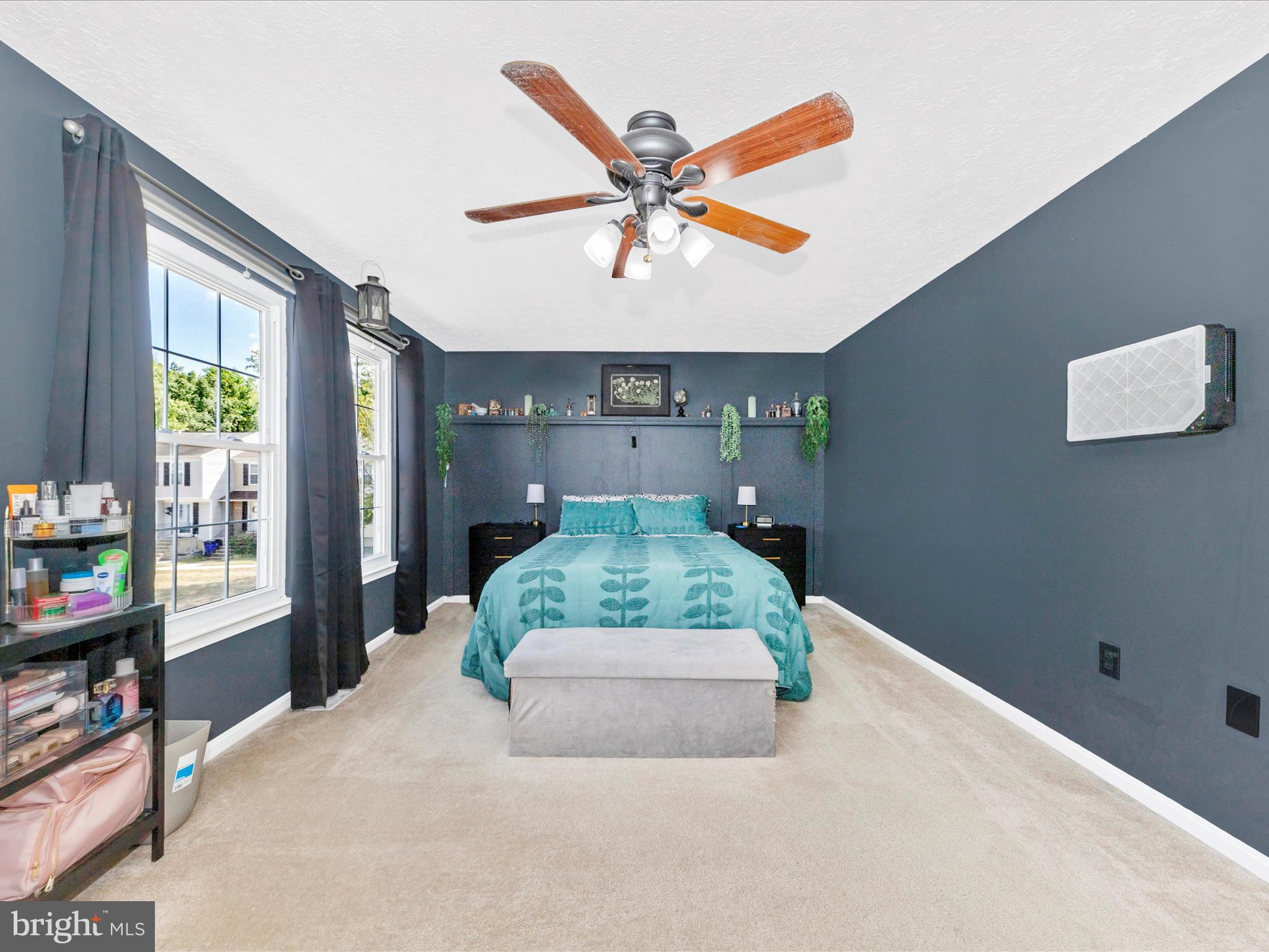 OAK VIEW VILLAGE - Residential