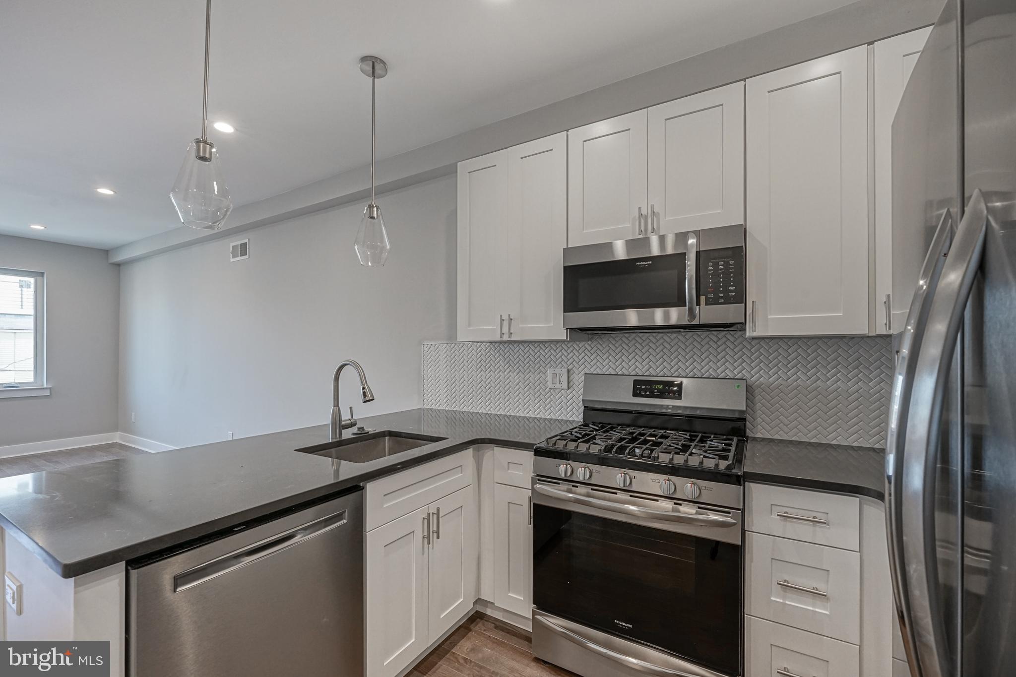 EAST KENSINGTON - Residential Lease
