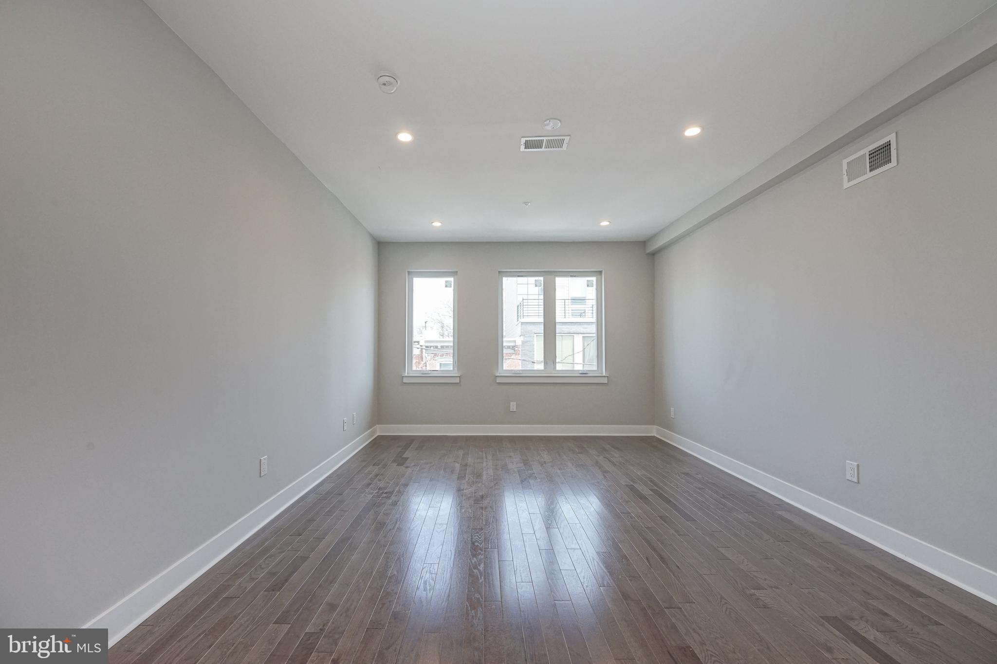 EAST KENSINGTON - Residential Lease