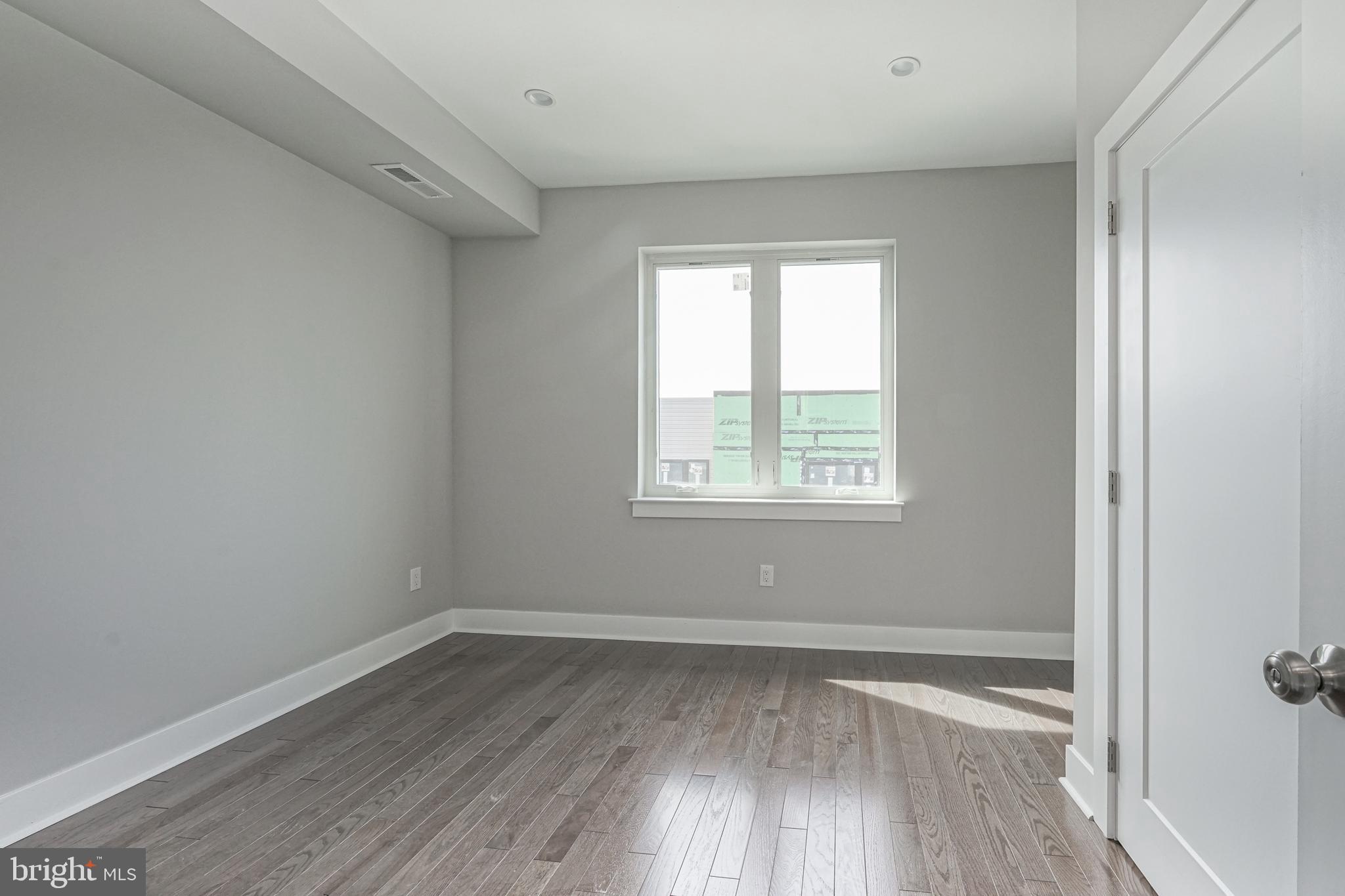 EAST KENSINGTON - Residential Lease