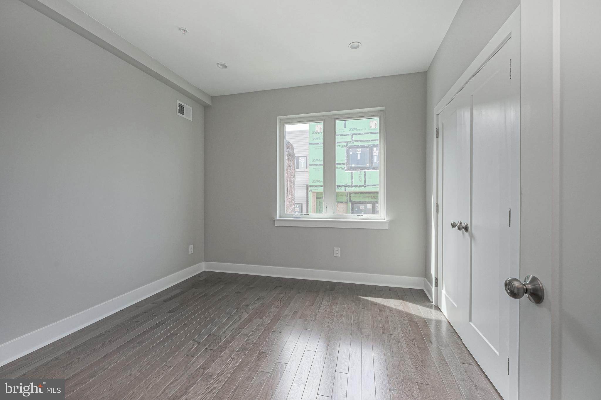 EAST KENSINGTON - Residential Lease