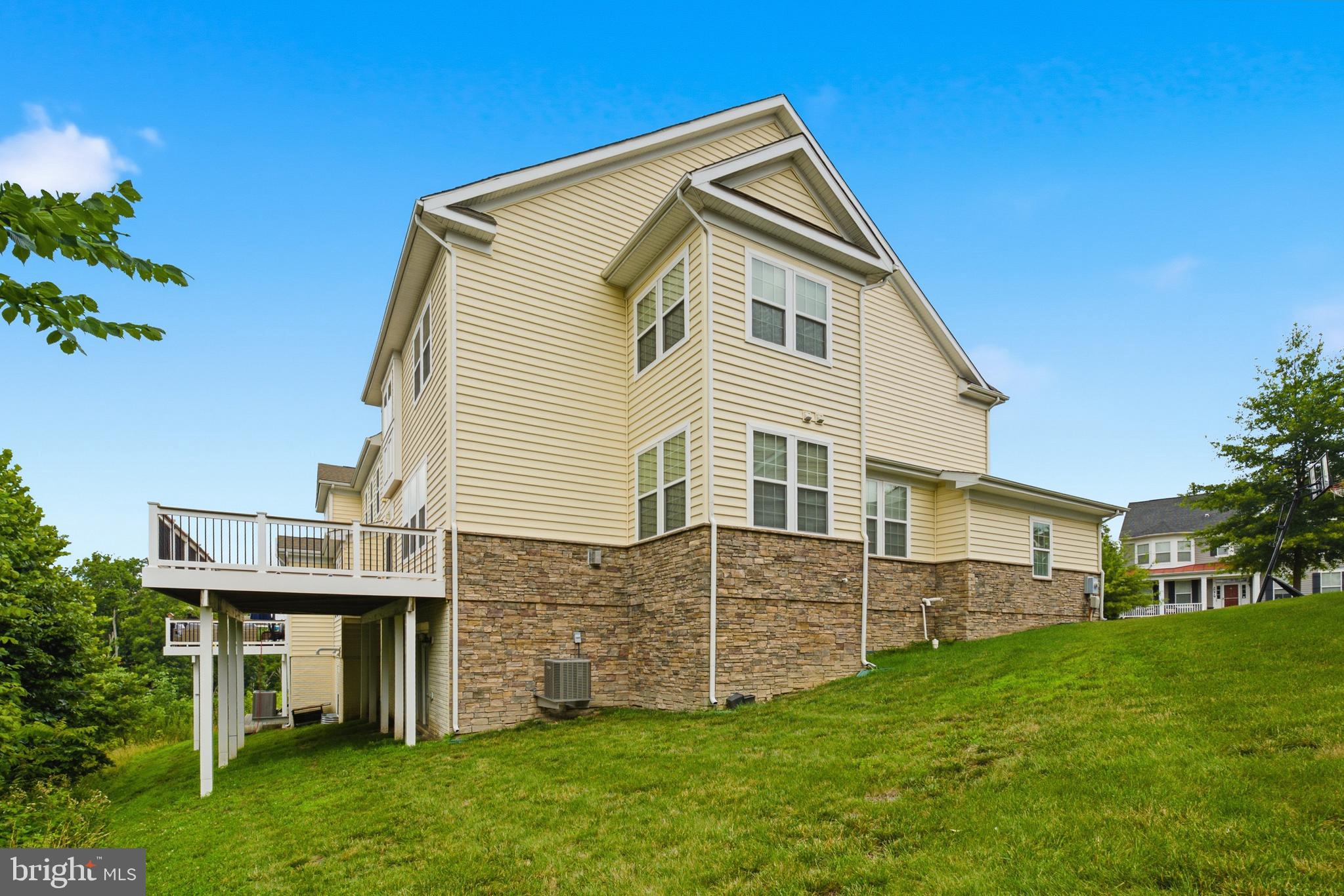 20920 ASHBURN HEIGHTS DRIVE