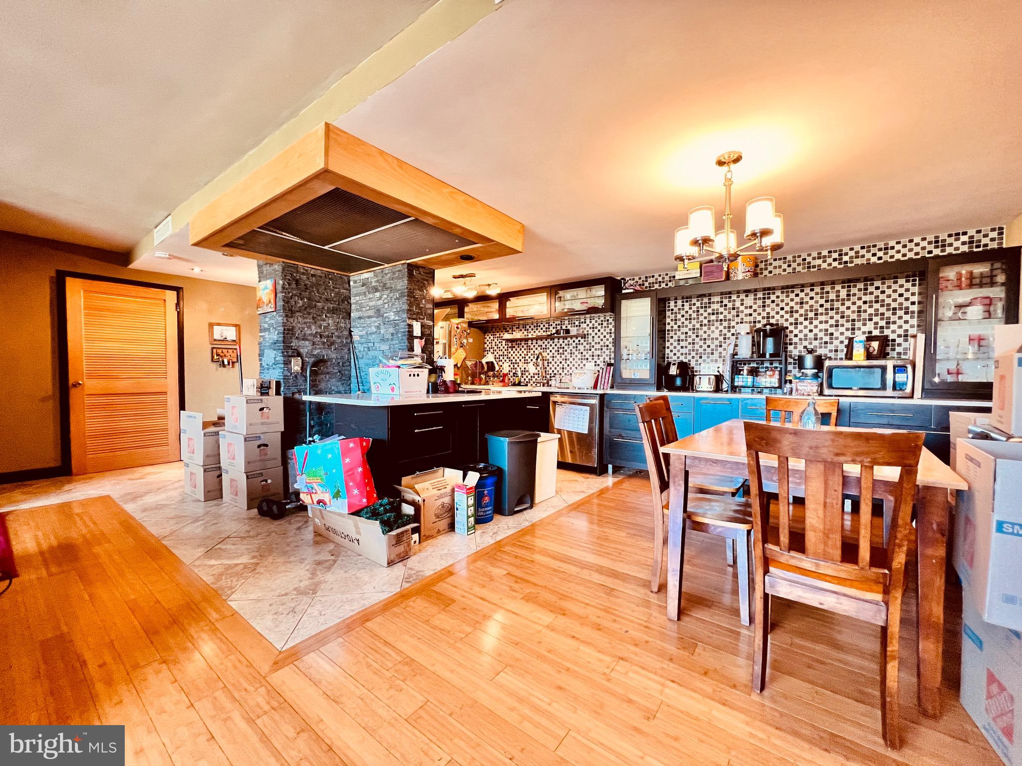 FORTY SIX HUNDRED - Residential Lease