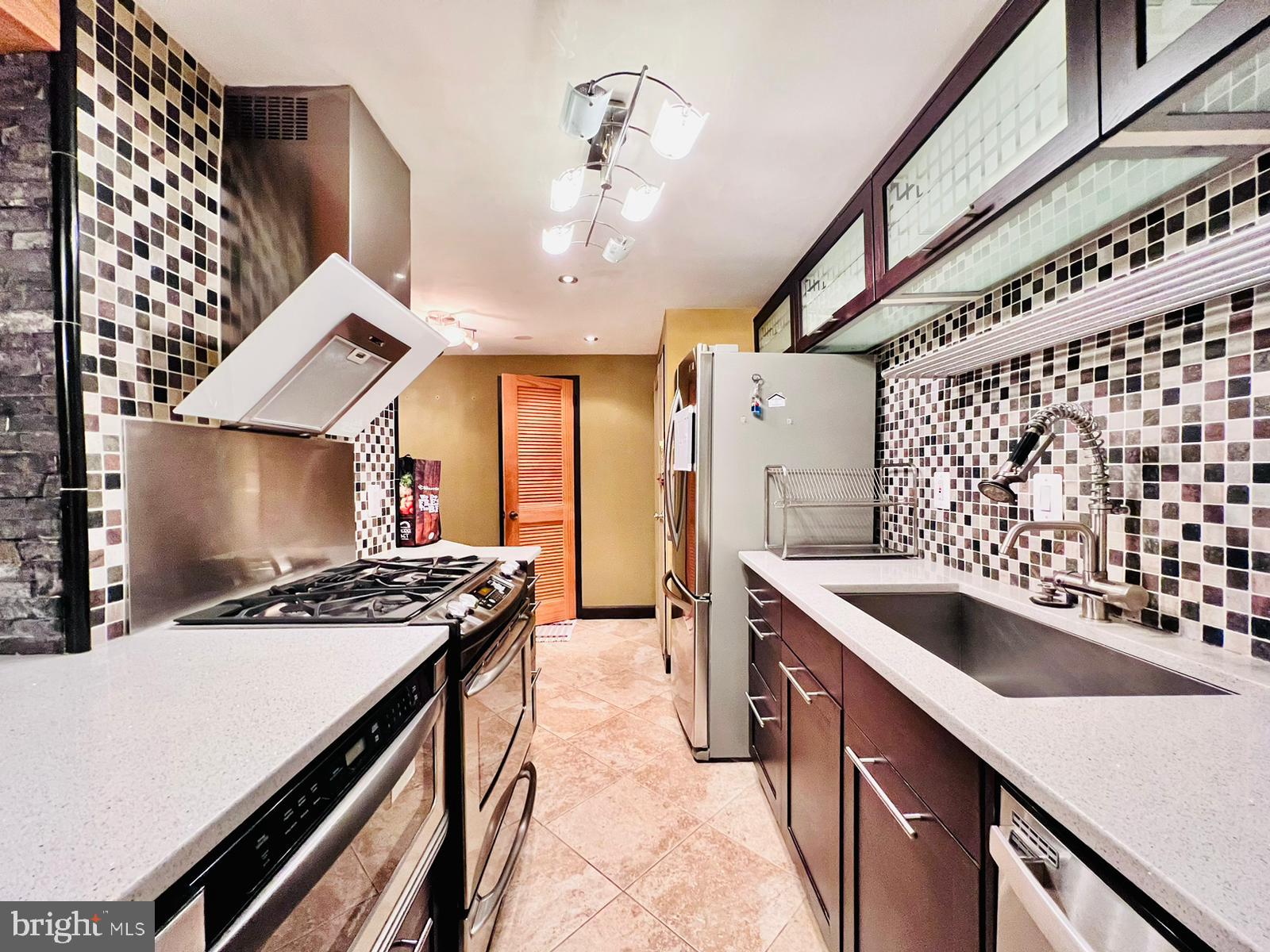 FORTY SIX HUNDRED - Residential Lease