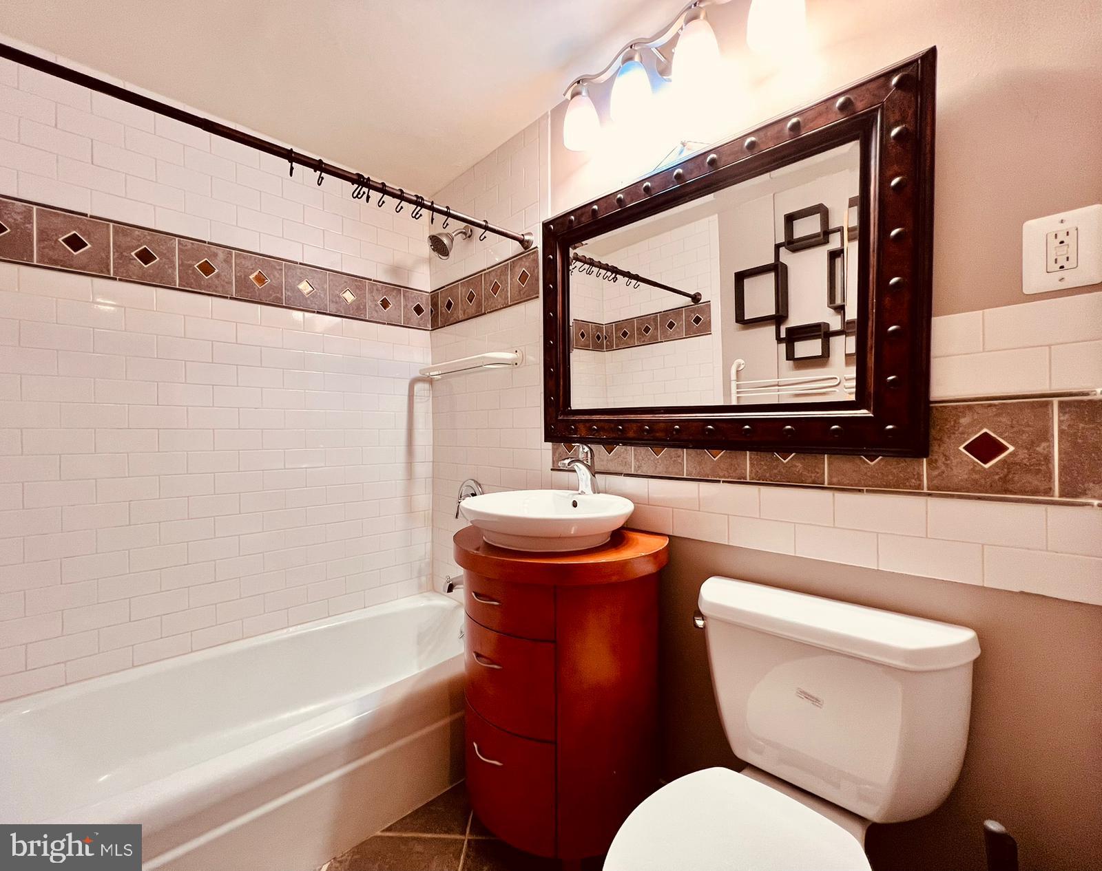 FORTY SIX HUNDRED - Residential Lease