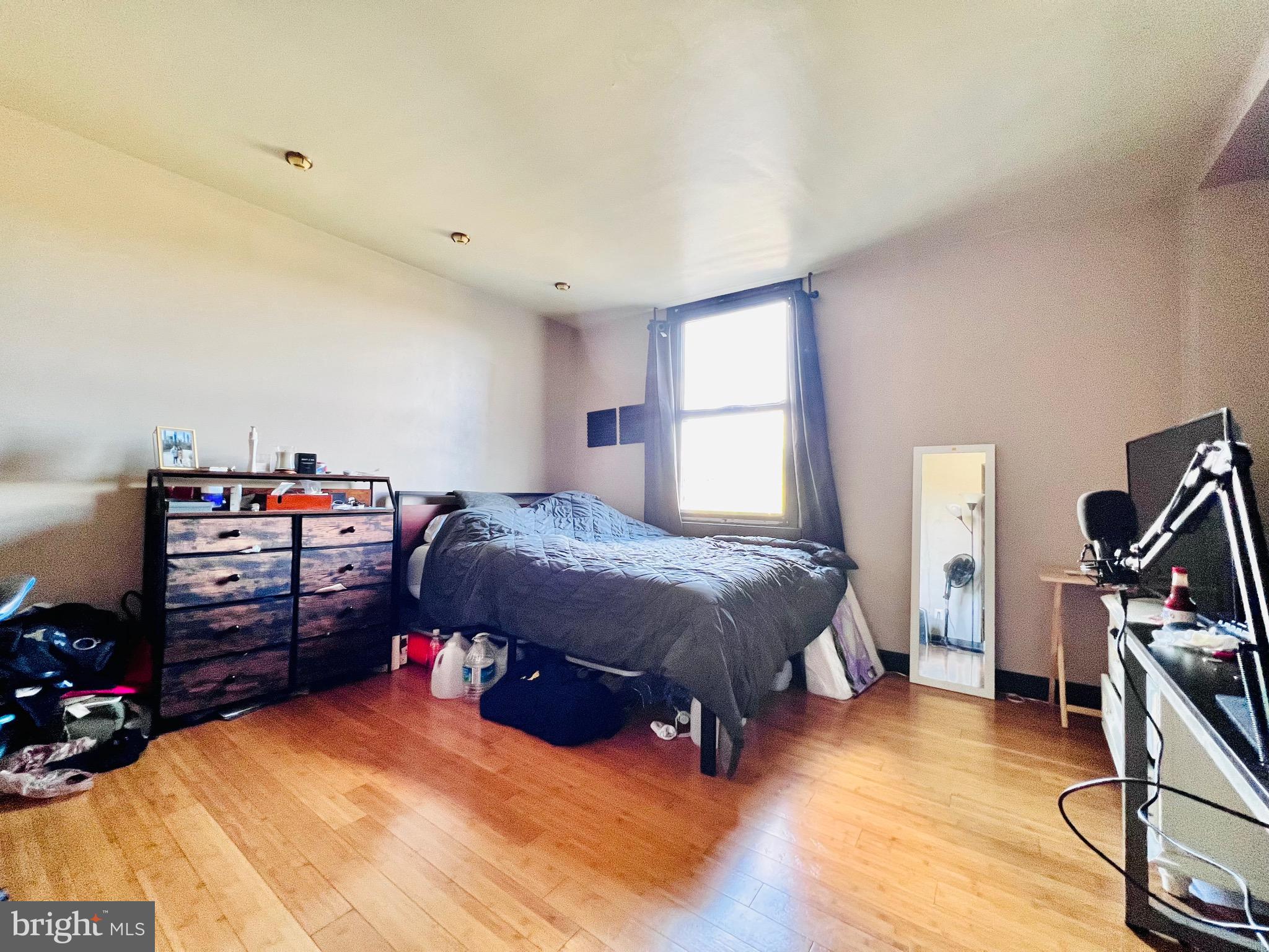 FORTY SIX HUNDRED - Residential Lease