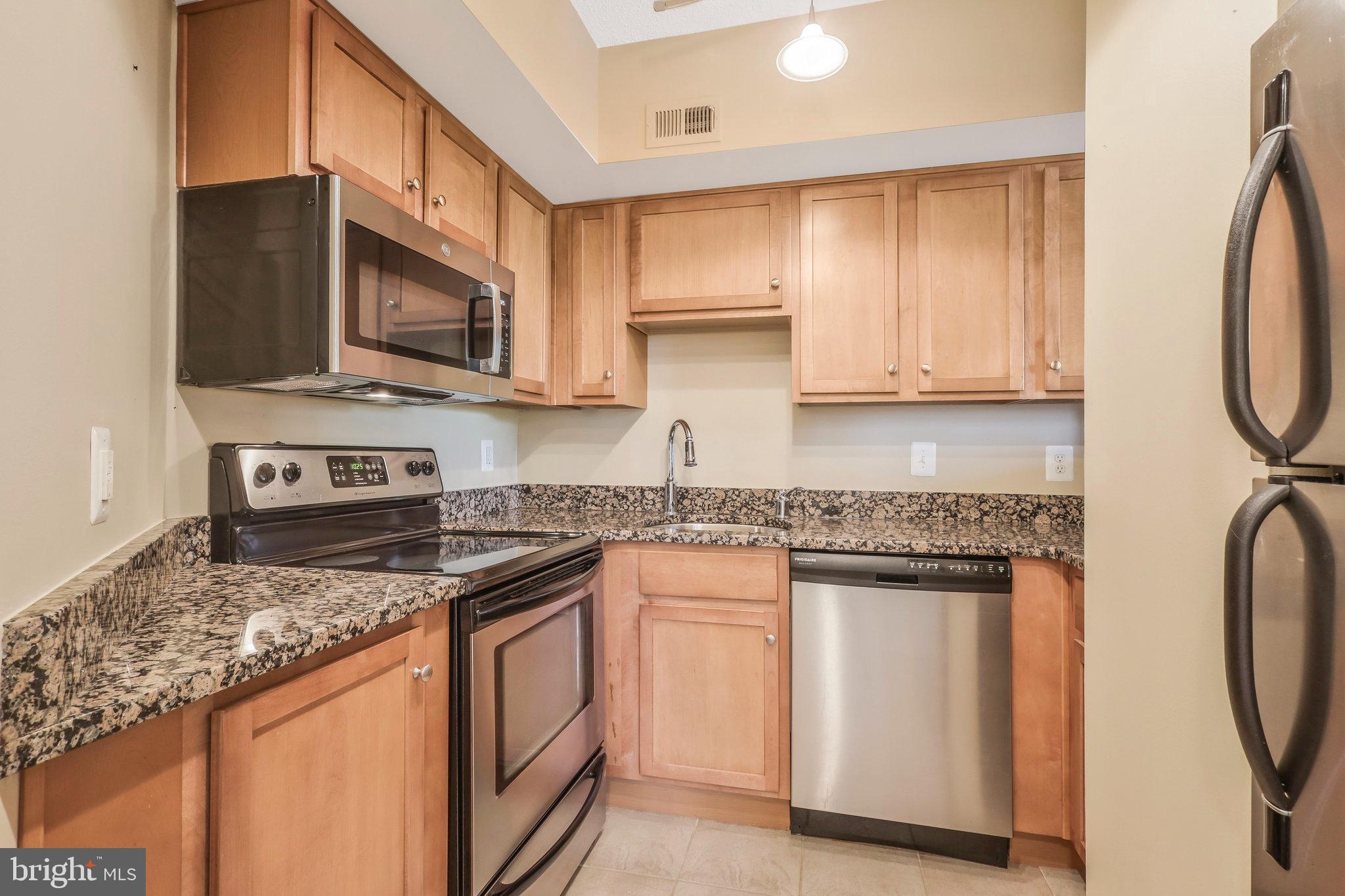 EASTVIEW AT BALLSTON METRO - Residential Lease