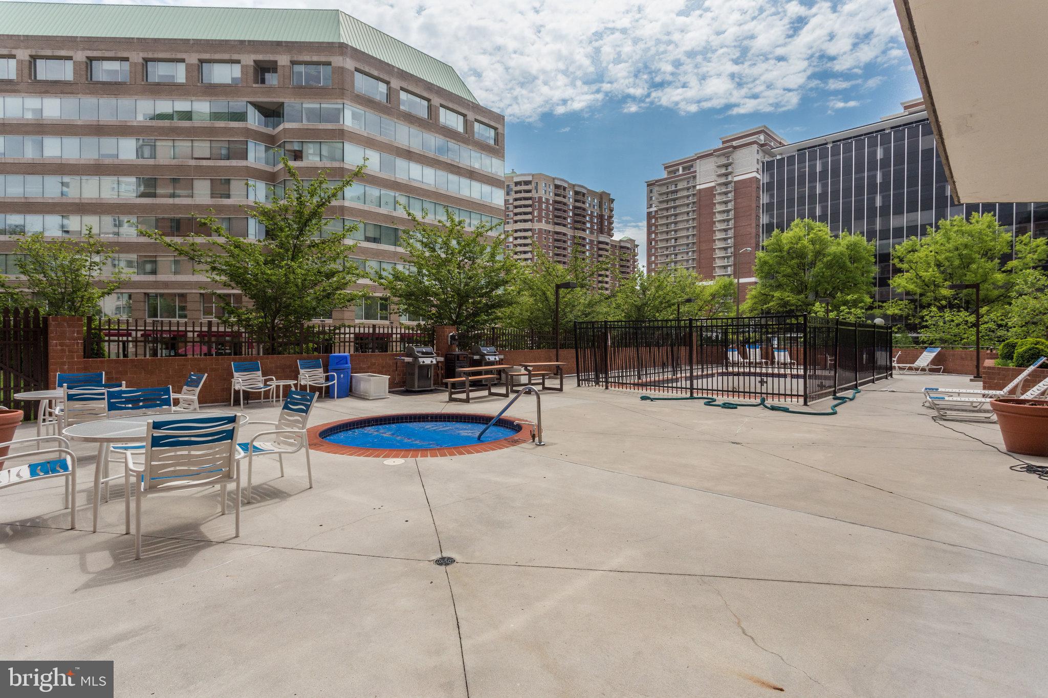 EASTVIEW AT BALLSTON METRO - Residential Lease