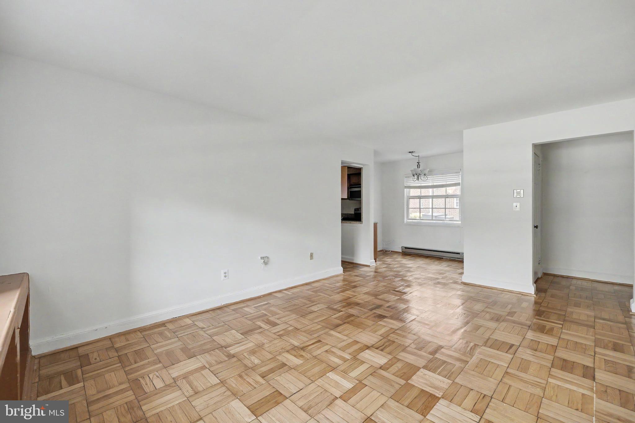 1636 W ABINGDON DRIVE 102